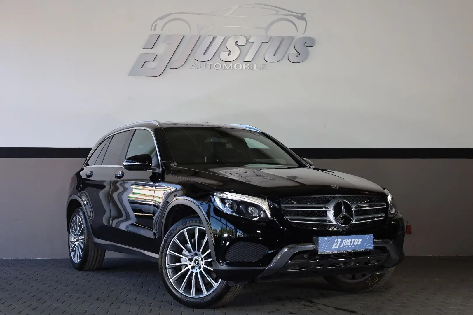 Mercedes-Benz GLC 300 4MATIC/LED/BTH/MFL/TEMP/R20 Noir - 1