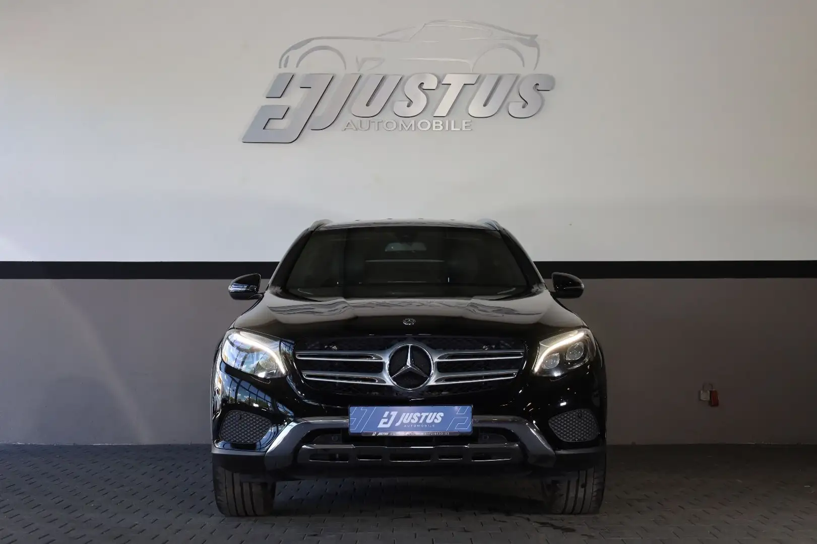 Mercedes-Benz GLC 300 4MATIC/LED/BTH/MFL/TEMP/R20 Noir - 2
