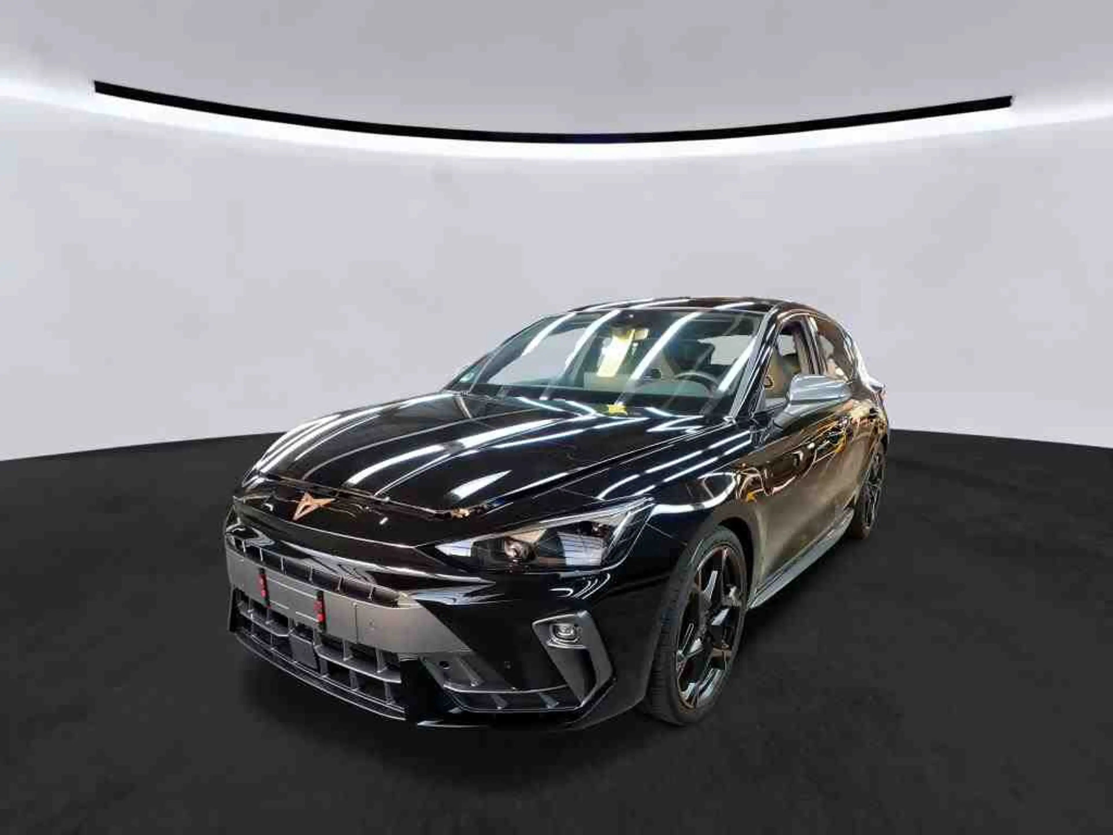 CUPRA Leon VZ 2.0 TSI Pano Matrix Sennheiser ACC LM19 — photo 2