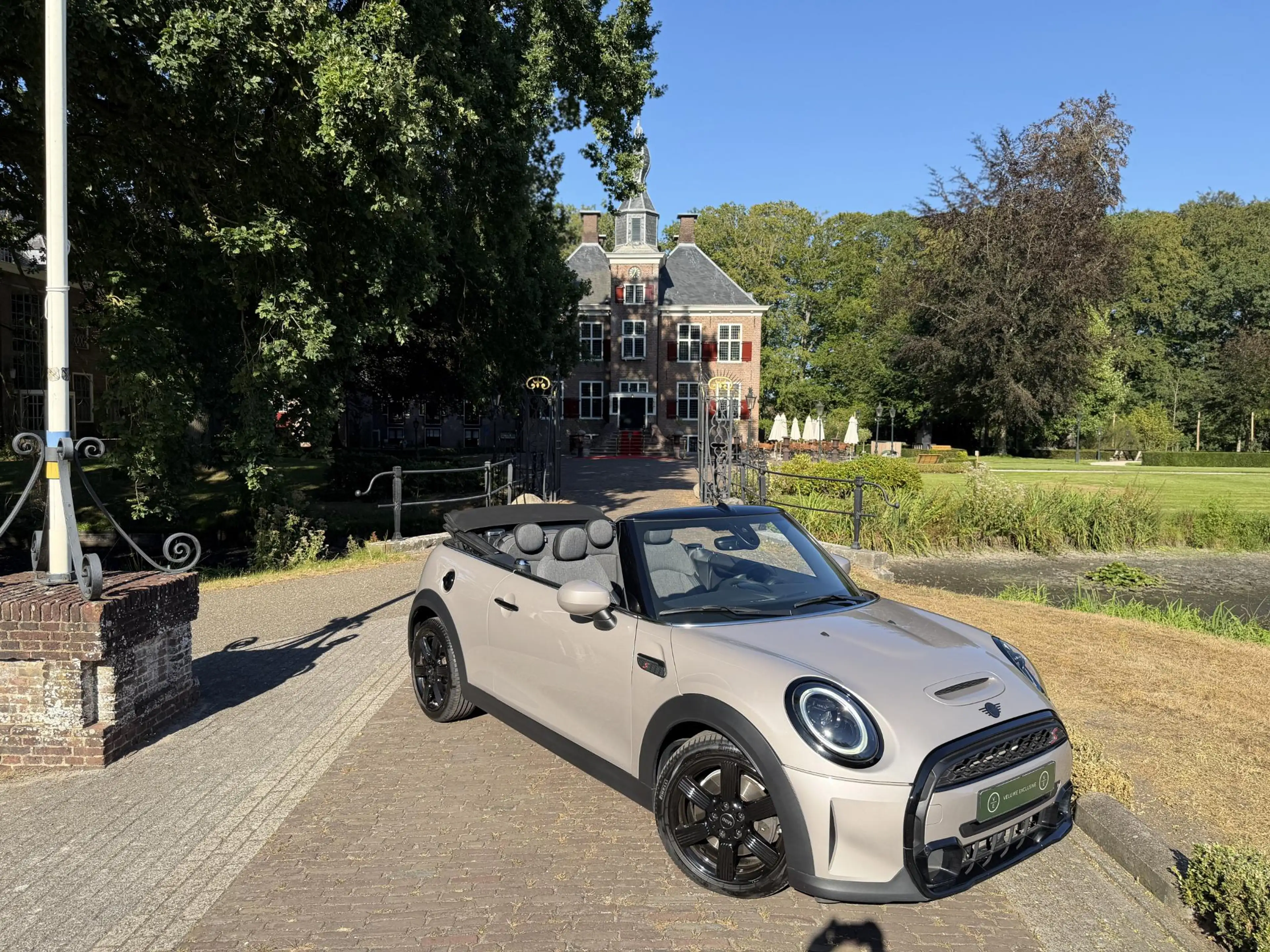 MINI Cooper S Cabrio MINI | Led | Black Trim | BTW | Rooftop Grey | — photo 4