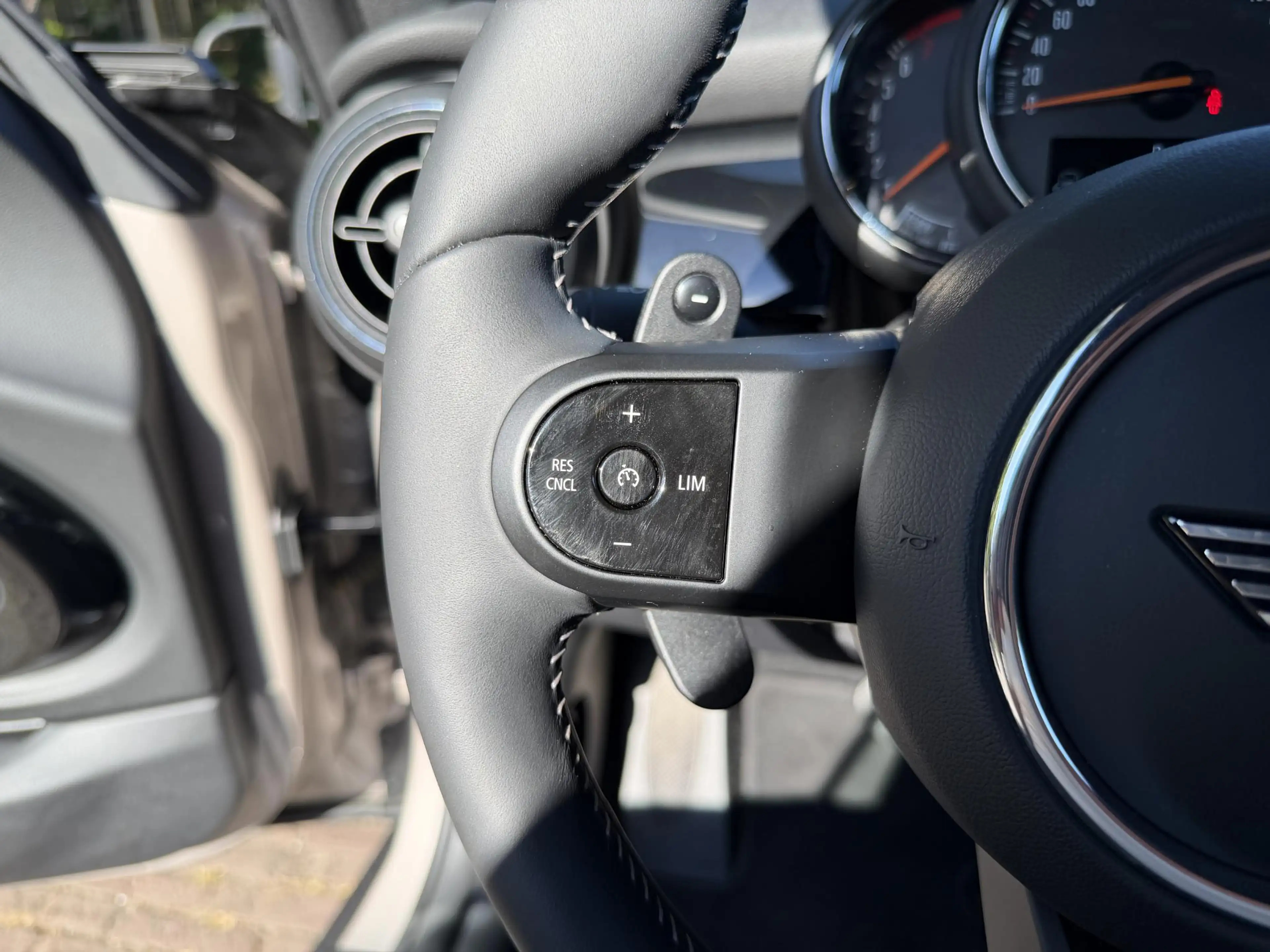 MINI Cooper S Cabrio MINI | Led | Black Trim | BTW | Rooftop Grey | — photo 10