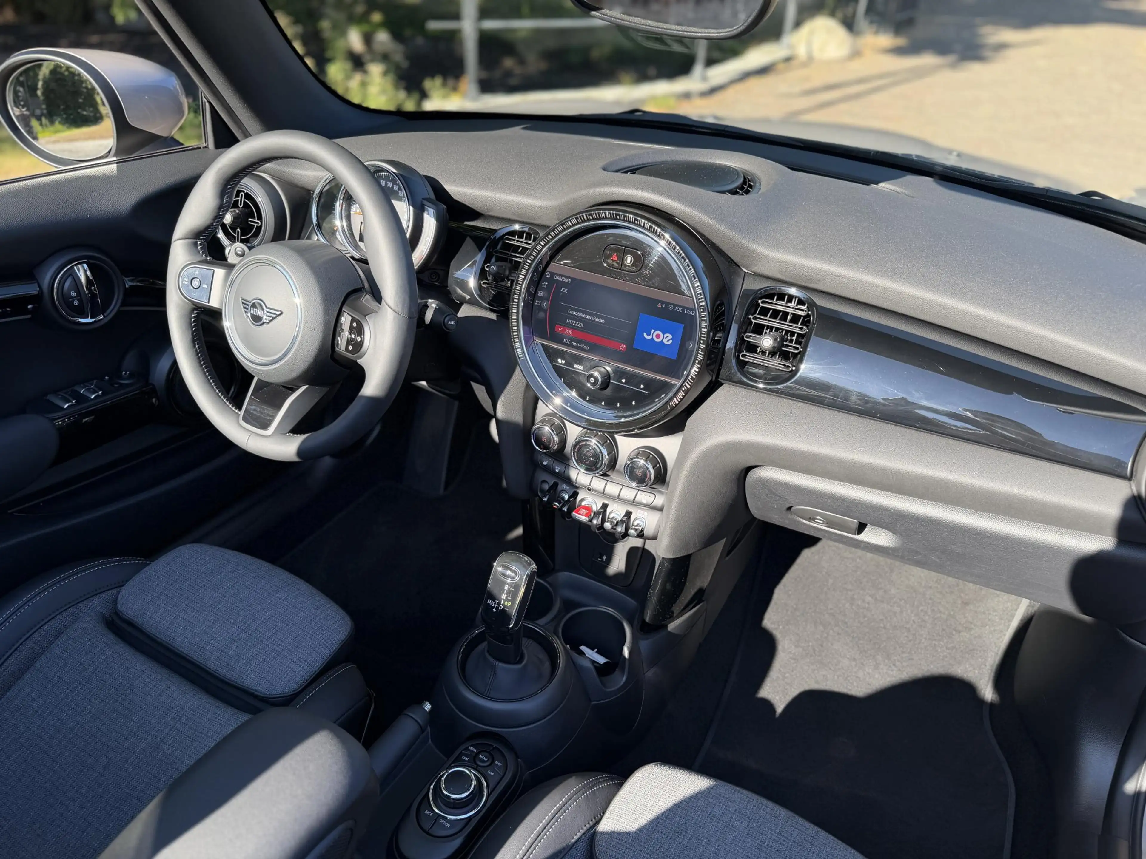 MINI Cooper S Cabrio MINI | Led | Black Trim | BTW | Rooftop Grey | — photo 5