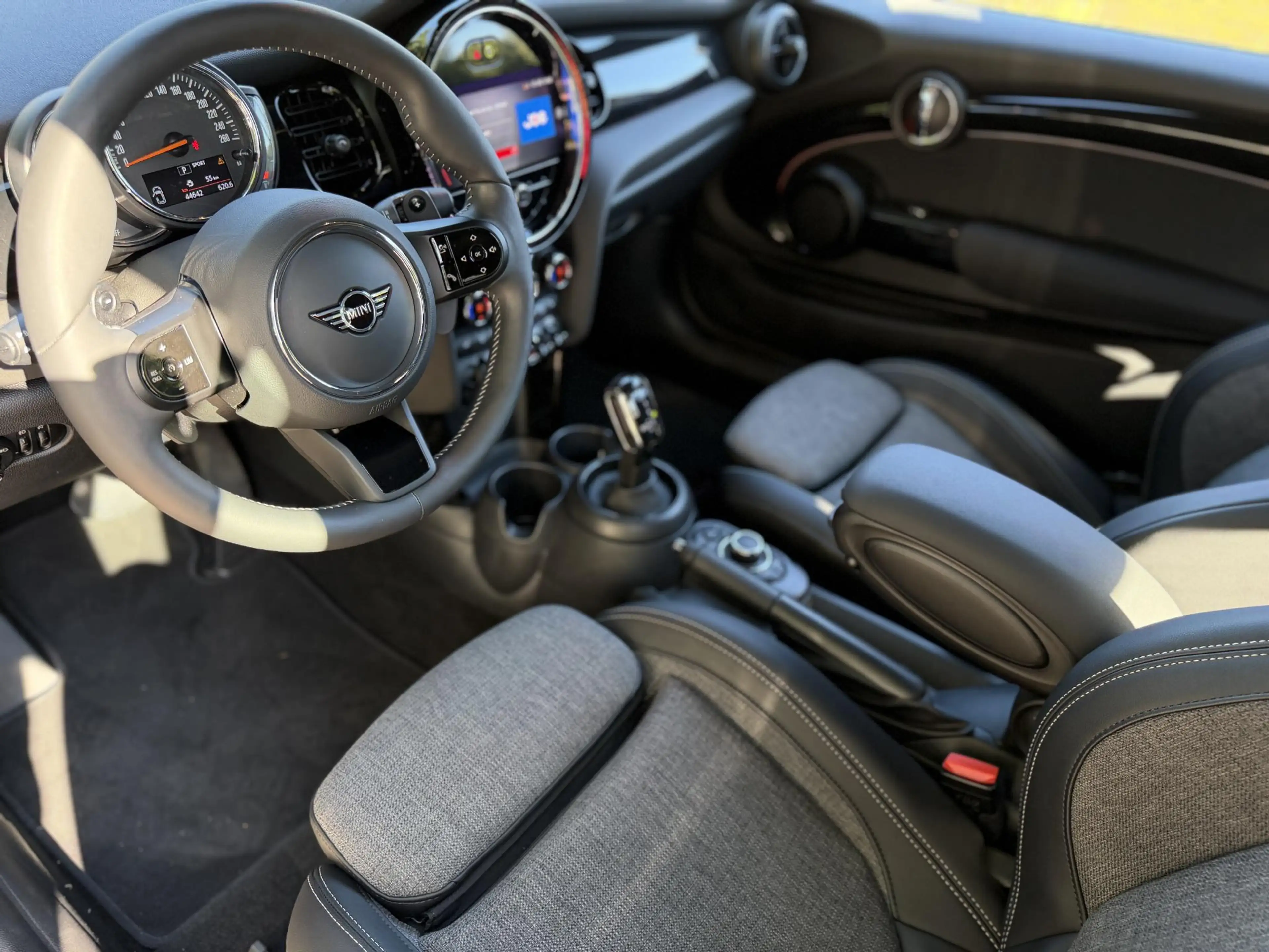 MINI Cooper S Cabrio MINI | Led | Black Trim | BTW | Rooftop Grey | — photo 7