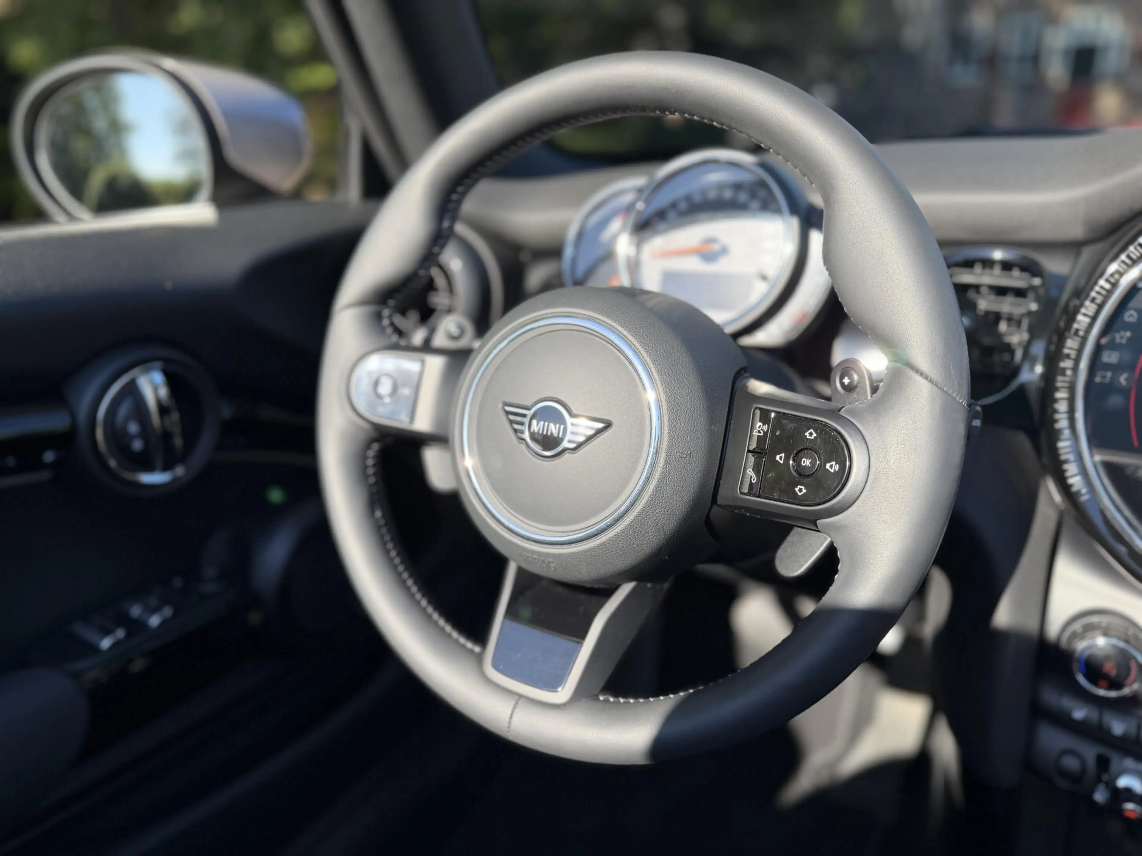 MINI Cooper S Cabrio MINI | Led | Black Trim | BTW | Rooftop Grey | — photo 8