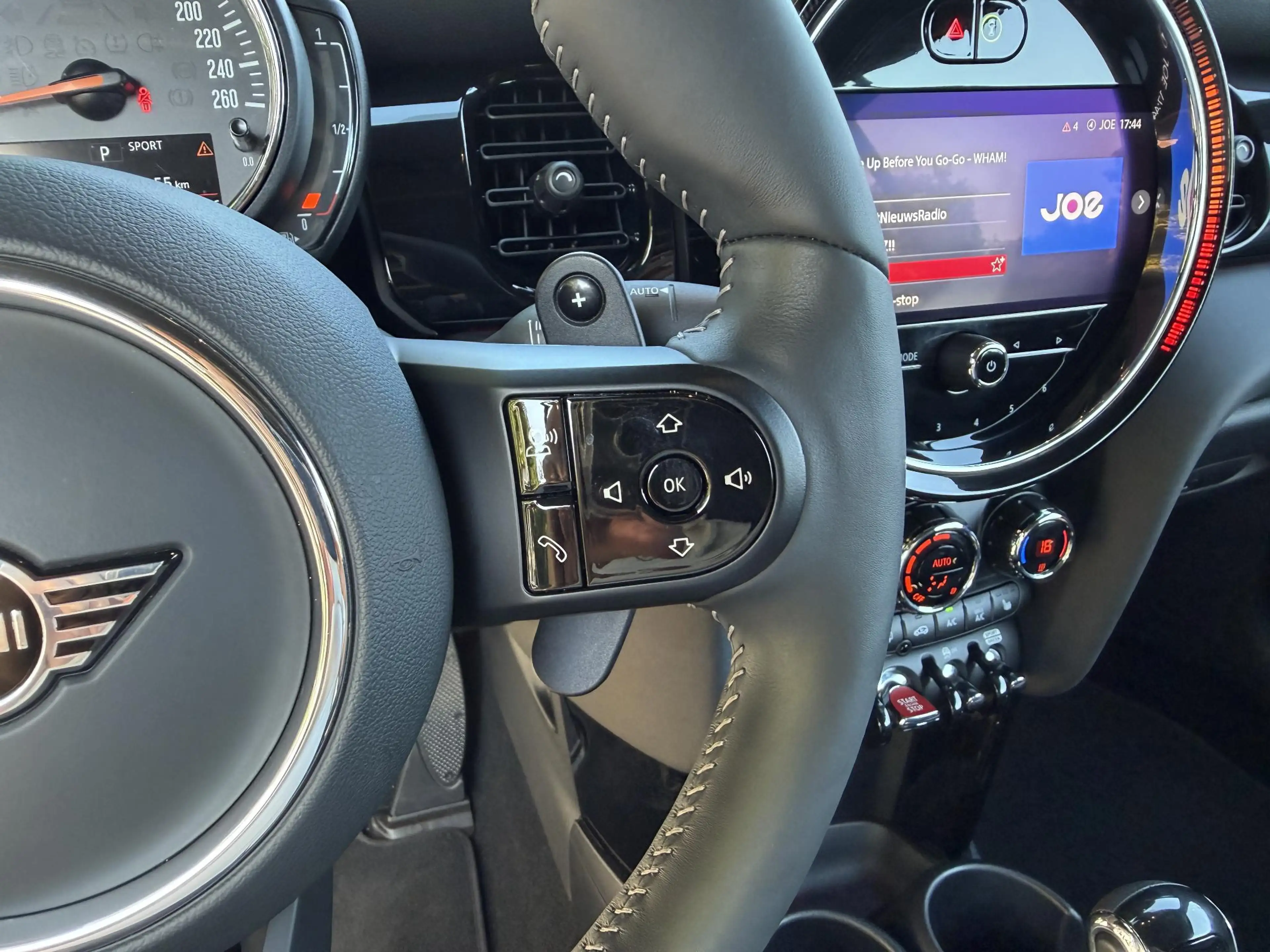 MINI Cooper S Cabrio MINI | Led | Black Trim | BTW | Rooftop Grey | — photo 11