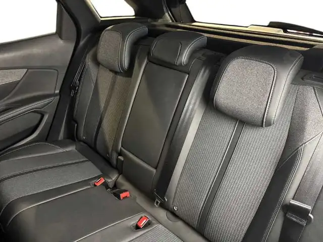 Peugeot 3008 view 9