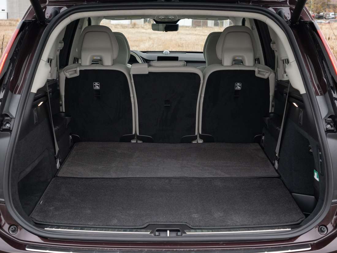 2026 Volvo XC90 B6 ULTRA DARK THEME thumb 11