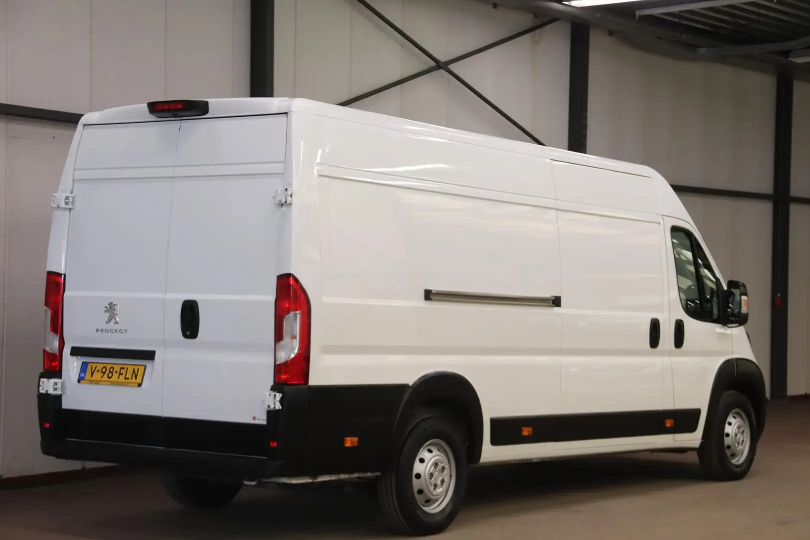 Peugeot Boxer 2.2 BlueHDi L4H2 AIRCO CRUISE CONTOL EURO 6 Wit - 2