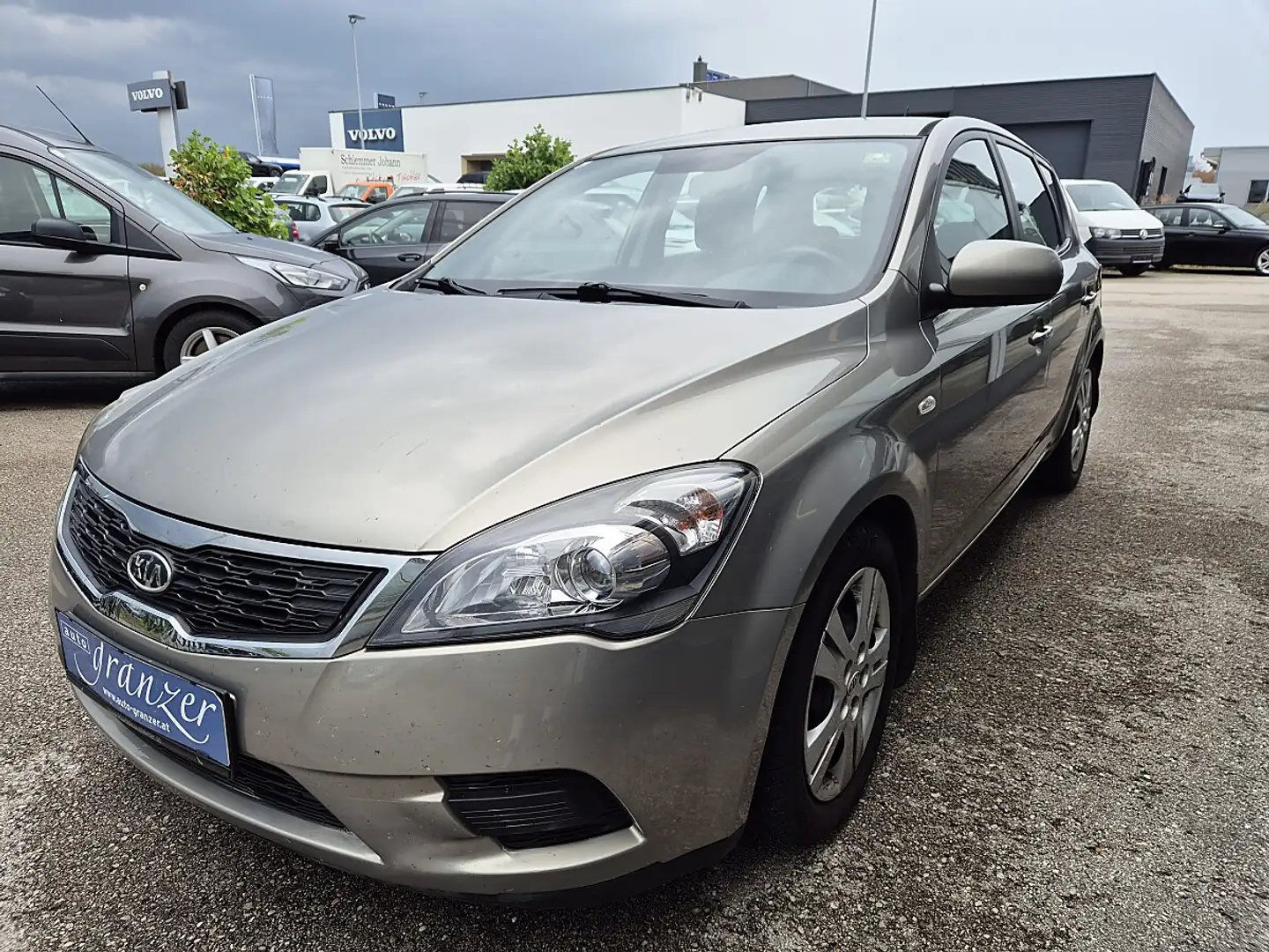 Kia Ceed / cee'd cee'd 1,6 CRDi Cool Surf & Drive DPF ISG Grau - 2