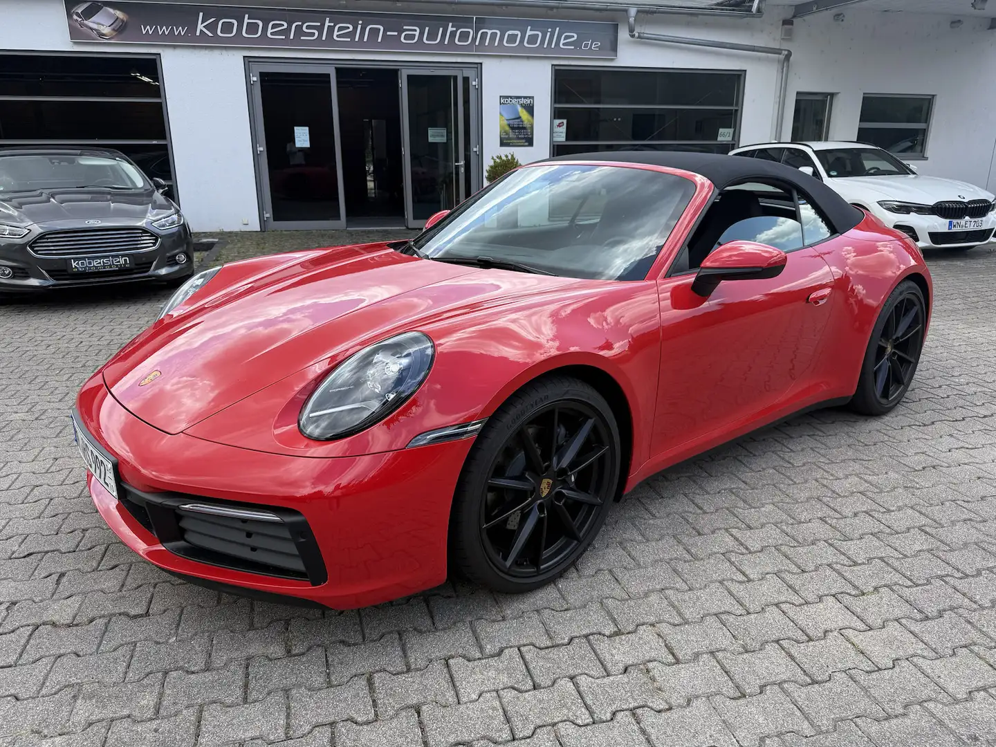 Porsche 992 Carrera Cabriolet*neuwertig,unfallfrei* Rot - 1