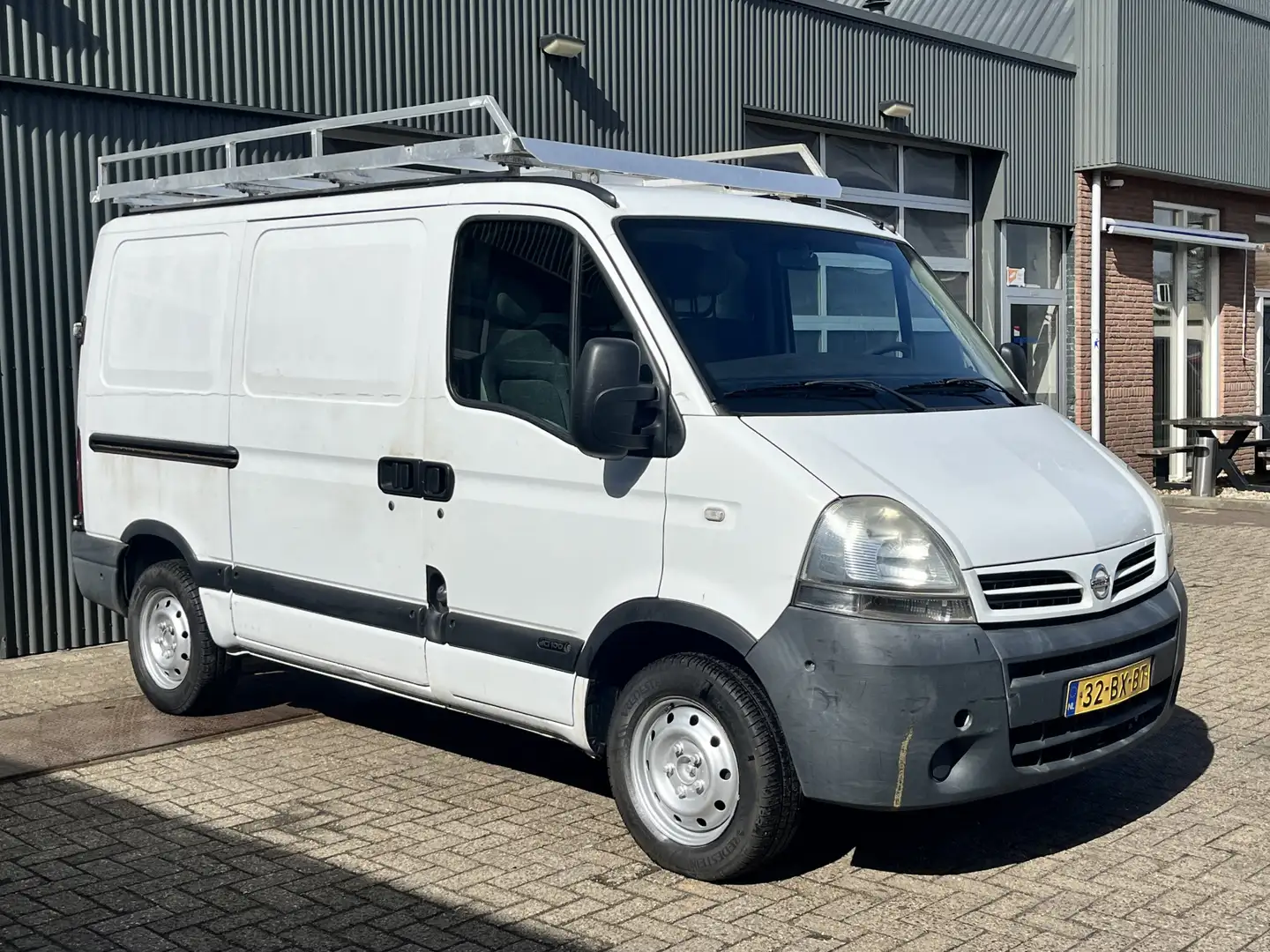Nissan Interstar 2.5dCi Imperiaal Trekhaak 2000kg trekgewicht Elekt Blanco - 1