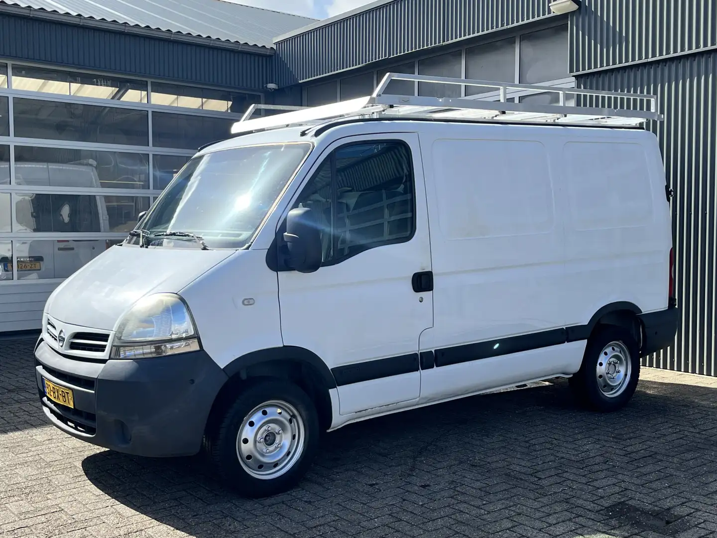 Nissan Interstar 2.5dCi Imperiaal Trekhaak 2000kg trekgewicht Elekt Blanco - 2