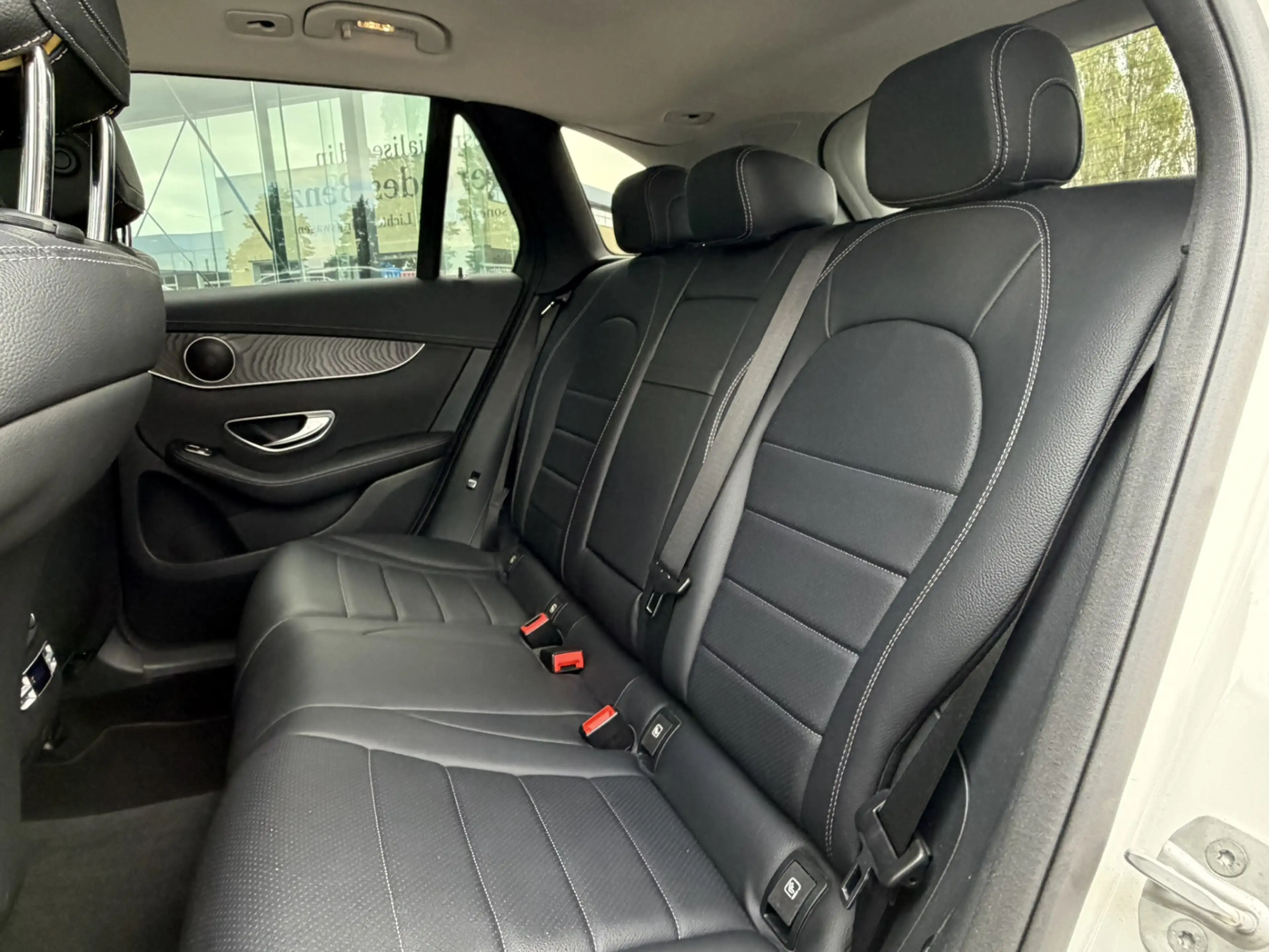 Mercedes-Benz GLC 250 4MATIC AMG Line I Camera I Stoelverwarming I Leder — photo 13