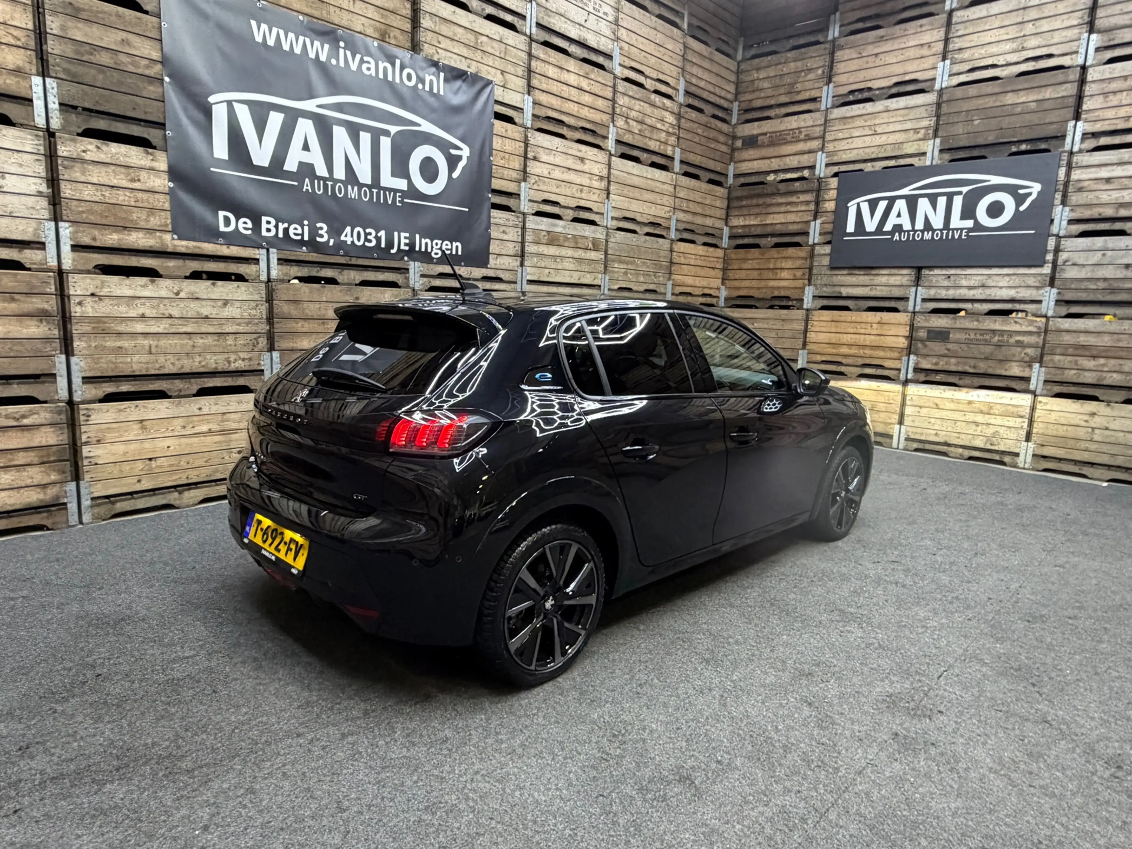 Peugeot e-208 EV GT 350 50 kWh, 17"LM, Panorama, Camera, Cruise — photo 17