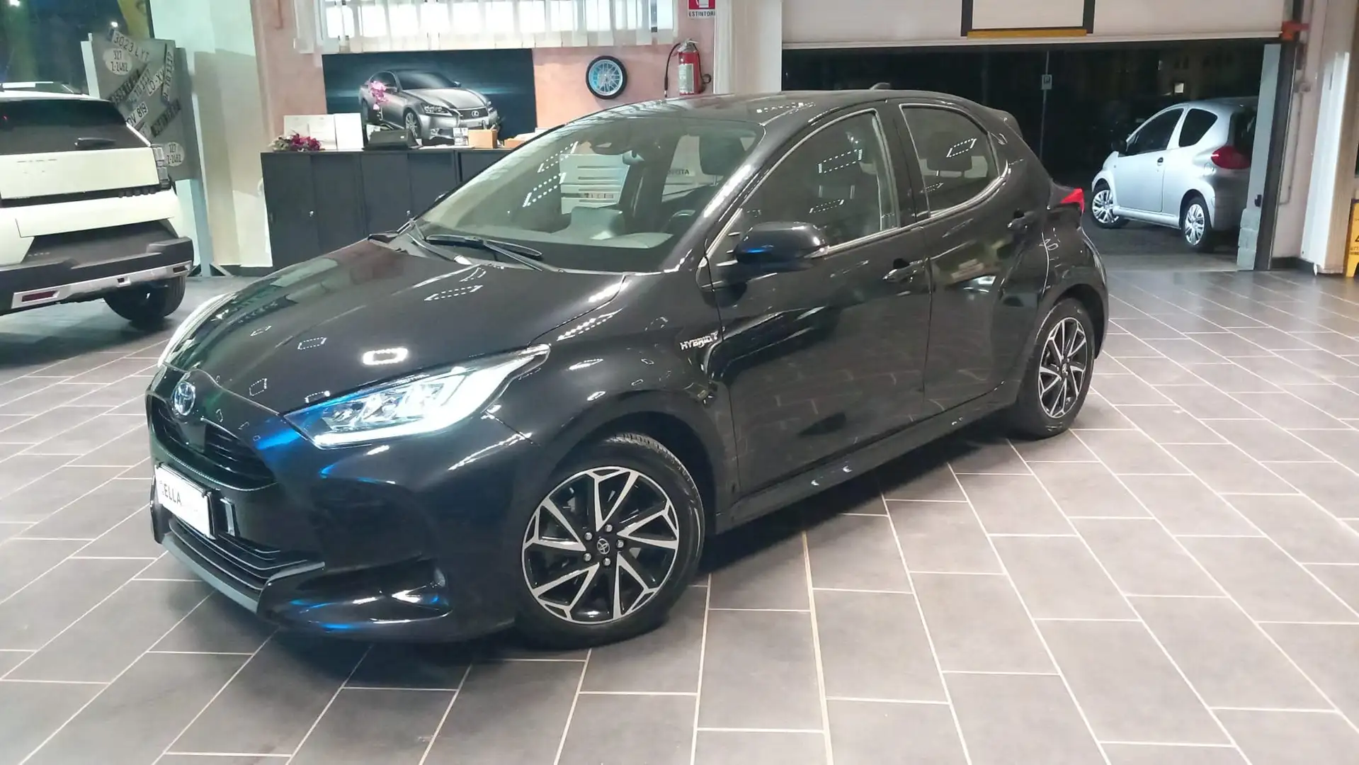 Toyota Yaris Yaris 1.5h Trend Nero - 1