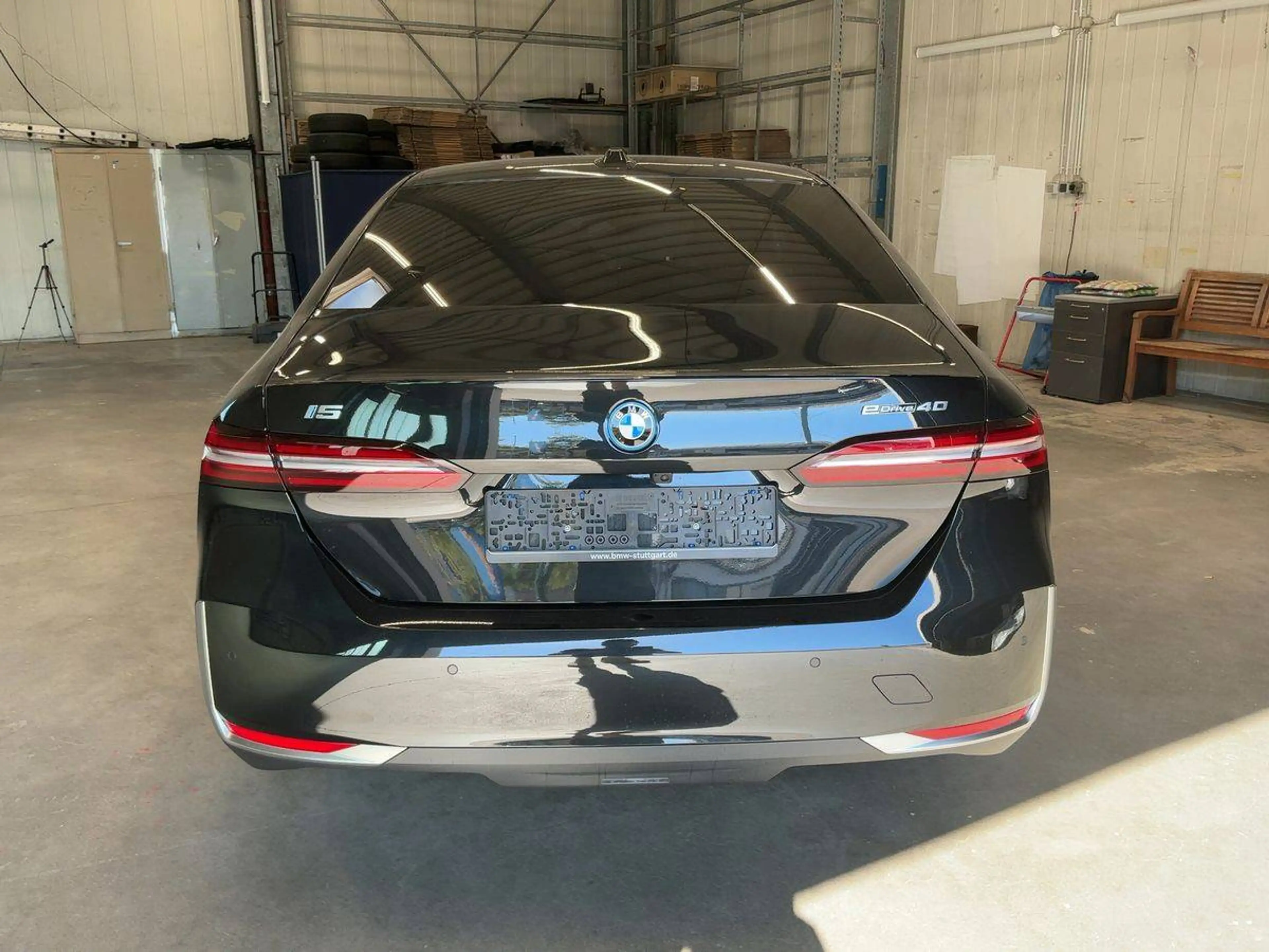 BMW i5 40 eDrive — photo 6
