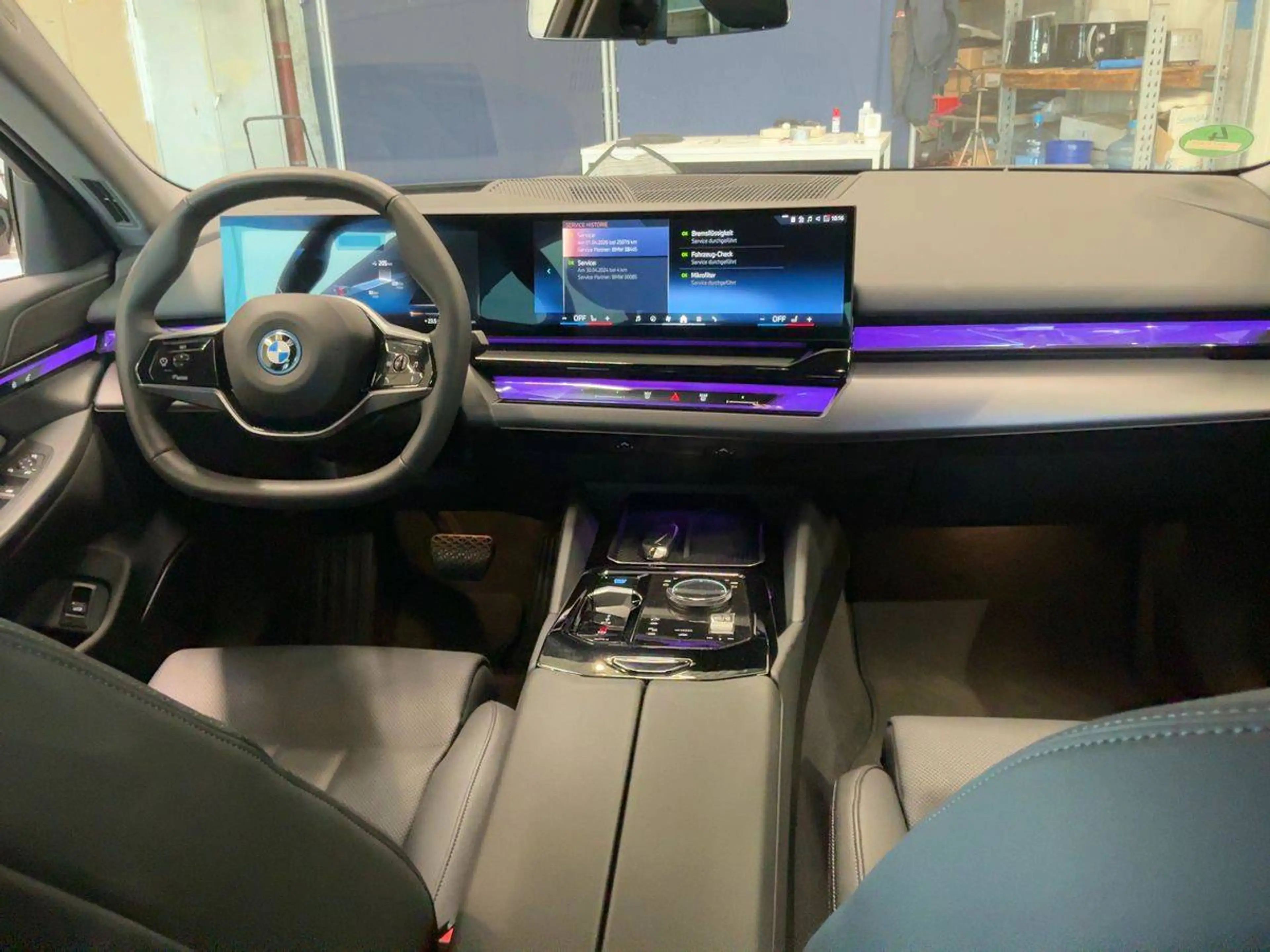 BMW i5 40 eDrive — photo 13