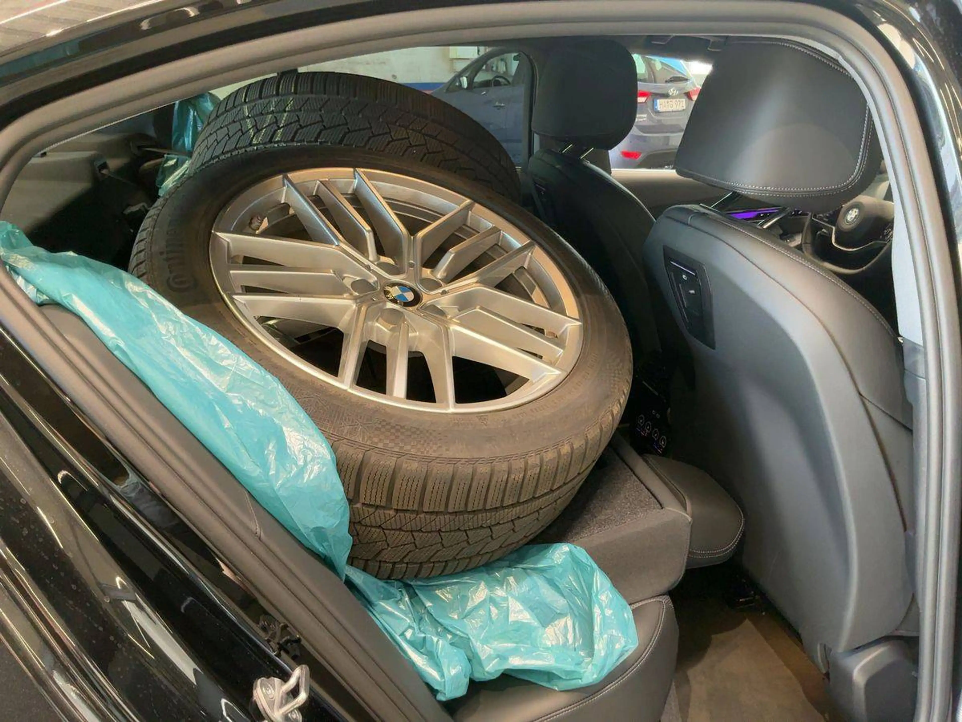 BMW i5 40 eDrive — photo 15