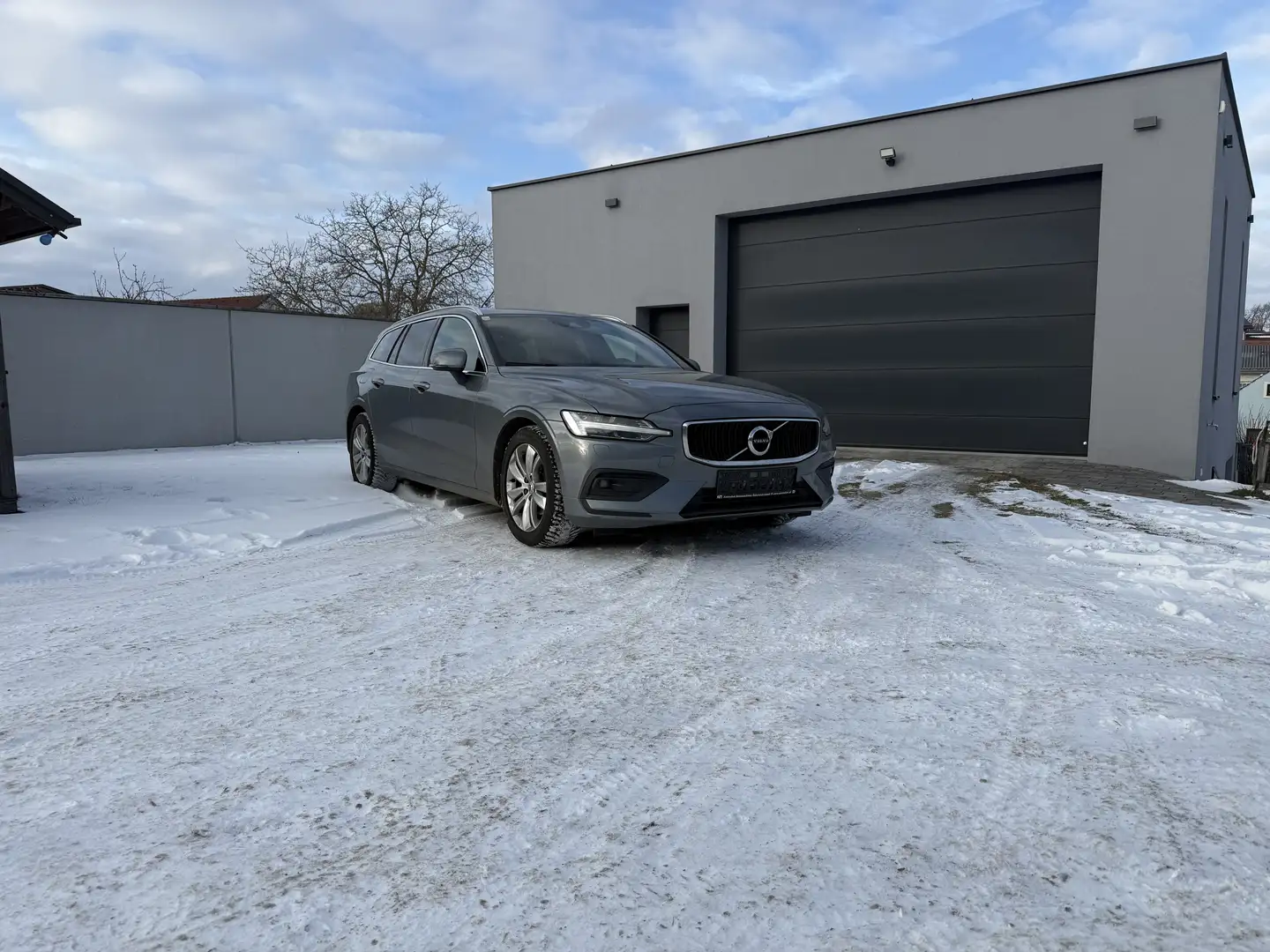 Volvo V60 V60 D3 Momentum Pro Momentum Pro Grau - 1