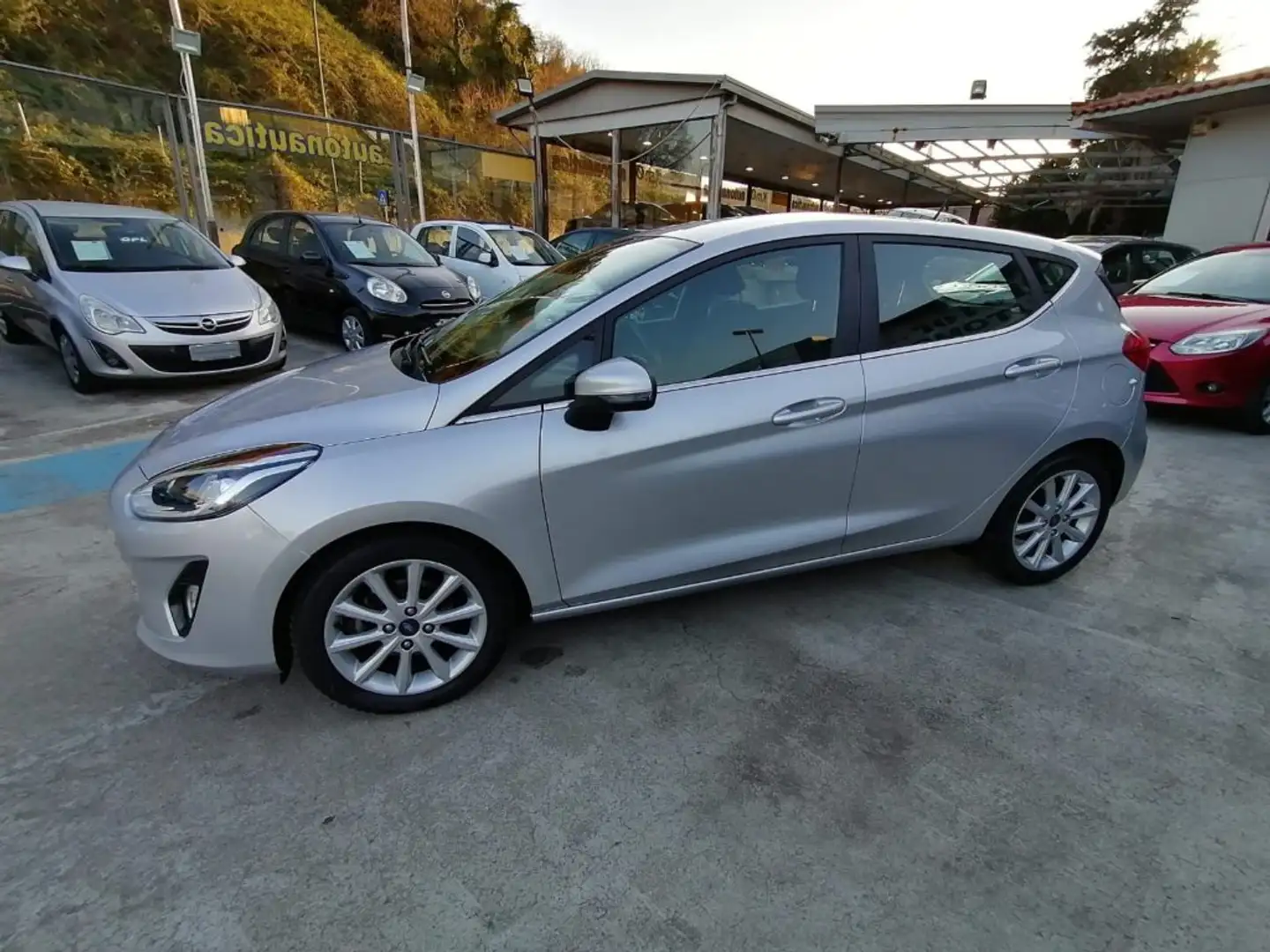 Ford Fiesta 1.1 85cv 5 PORTE TITANIUM Argento - 2