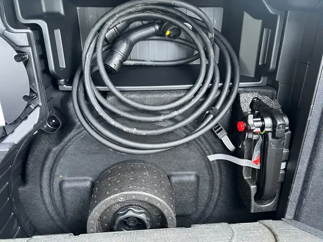 Audi Q8 55 e-tron quattro business Ansicht 7