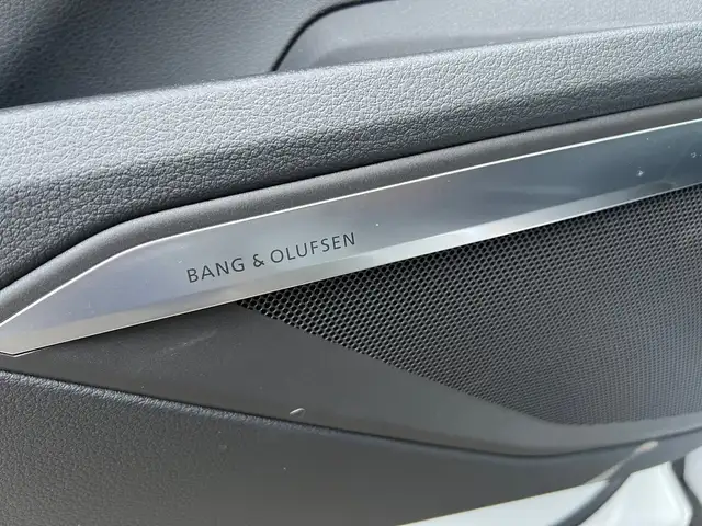 Audi Q8 55 e-tron quattro business Ansicht 23