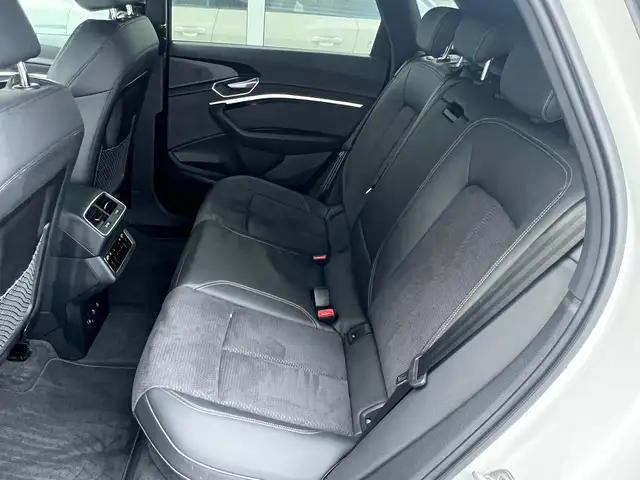 Audi Q8 55 e-tron quattro business Ansicht 11