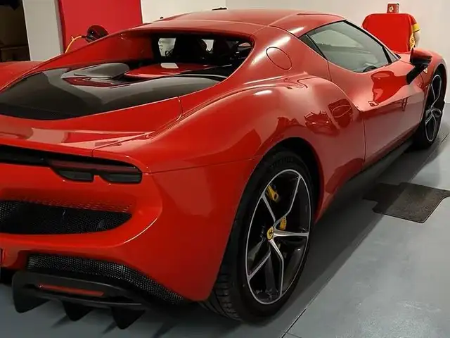 Ferrari 296 Estensione Garanzia Ibrido/Plug-in fino al 2032