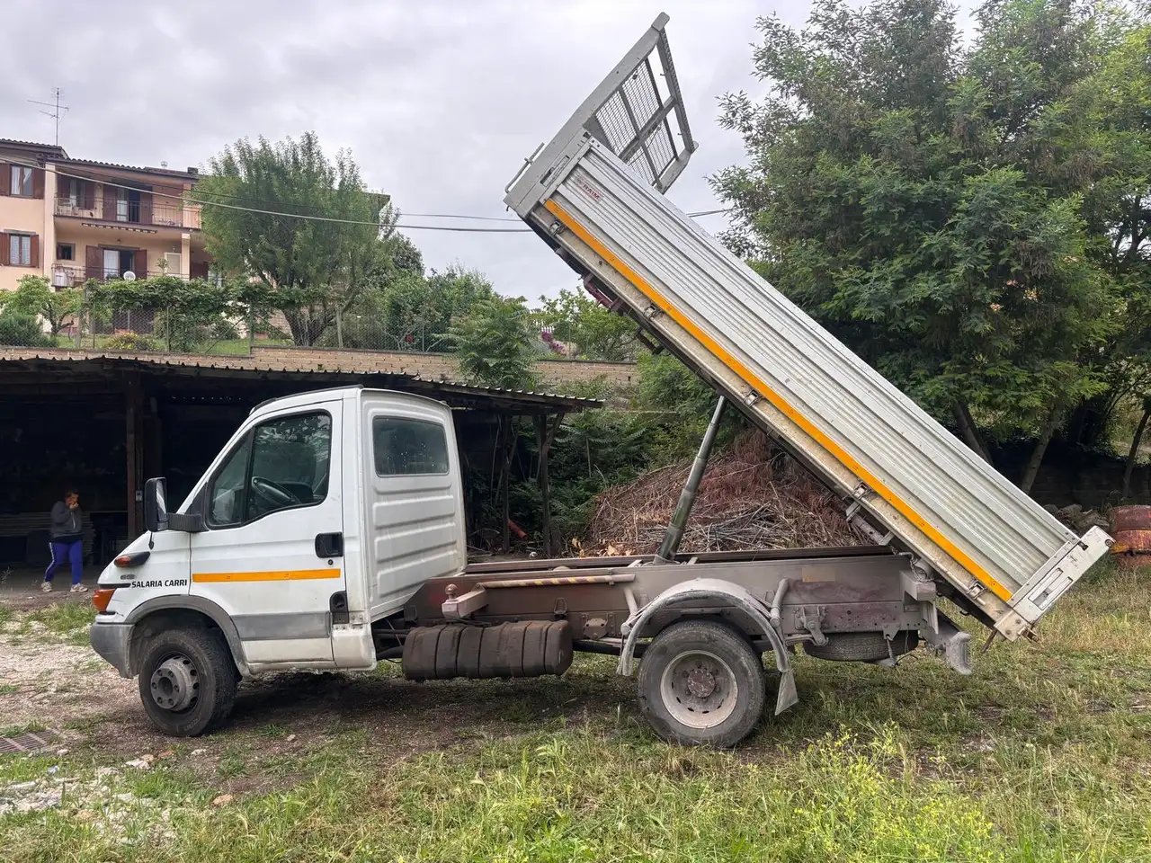 Iveco Daily Ribaltabile trilaterale 6 gomme nuove, foto 2