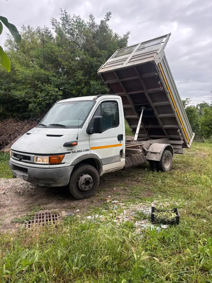 Iveco Daily Ribaltabile trilaterale 6 gomme nuove, foto 3