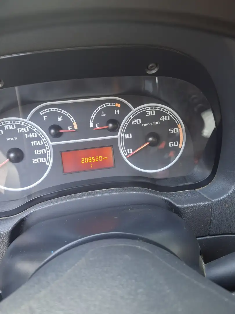 Fiat Strada TREKKING Weiß - 2