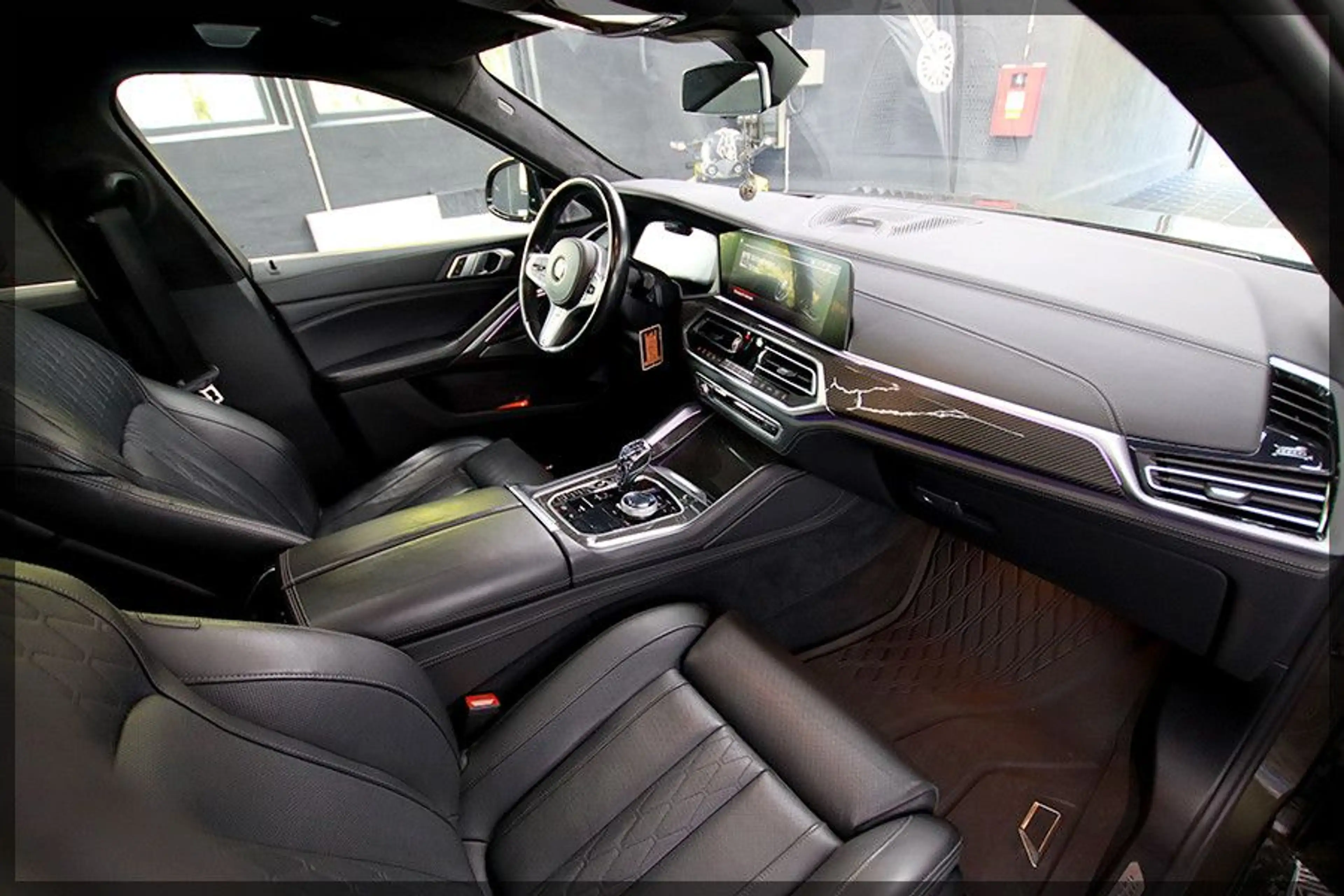 BMW X6 M50 i INDIVIDUAL / CAM / PANO / GARANTIE — photo 14