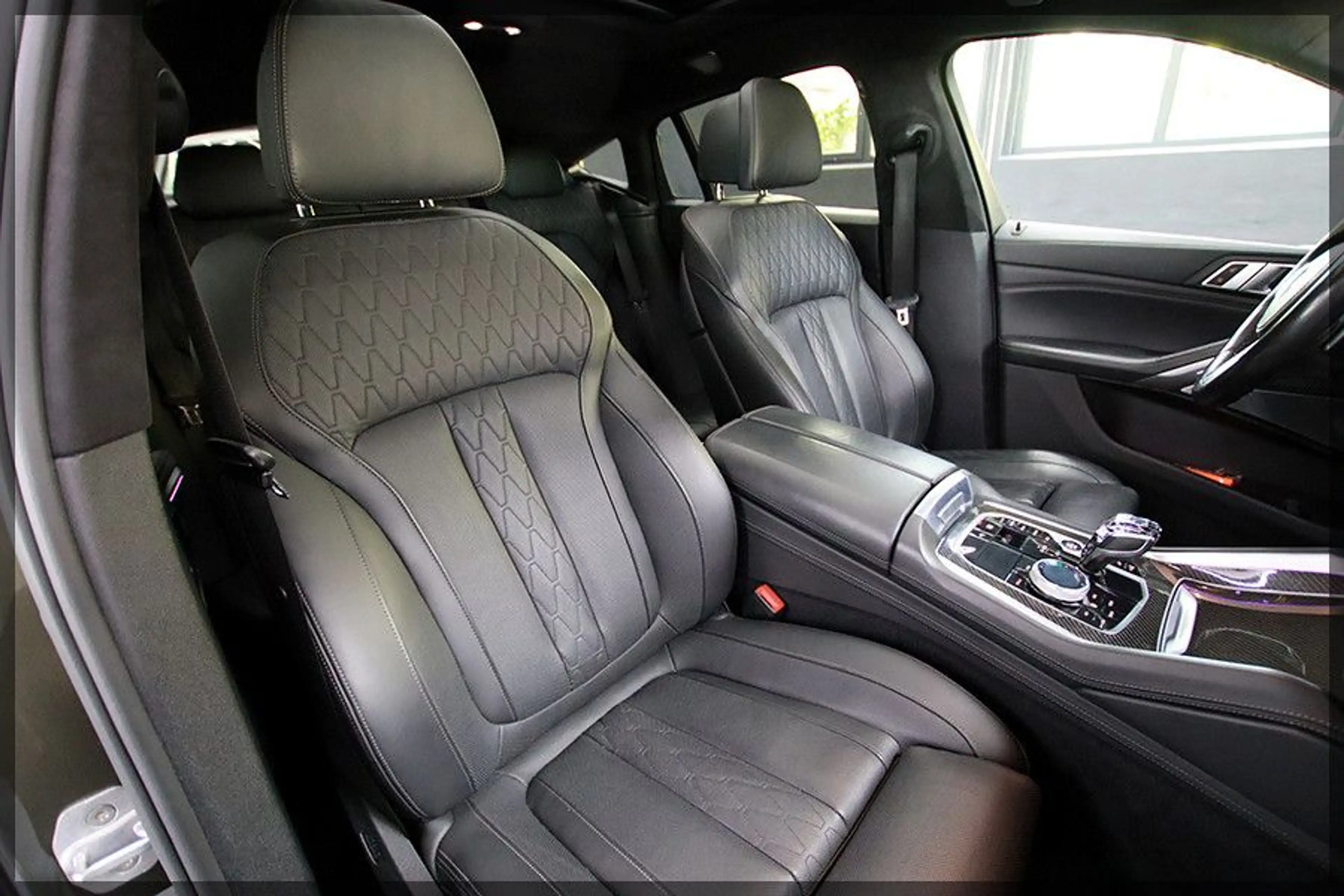 BMW X6 M50 i INDIVIDUAL / CAM / PANO / GARANTIE — photo 13