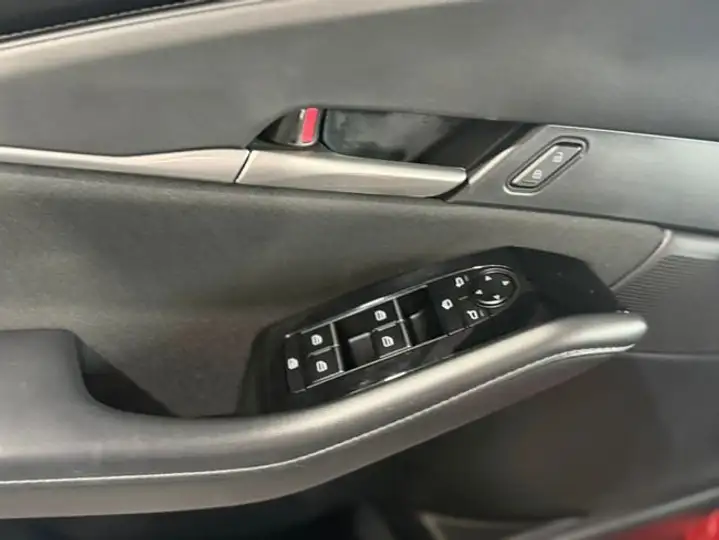 Mazda CX-30 2026, foto 28