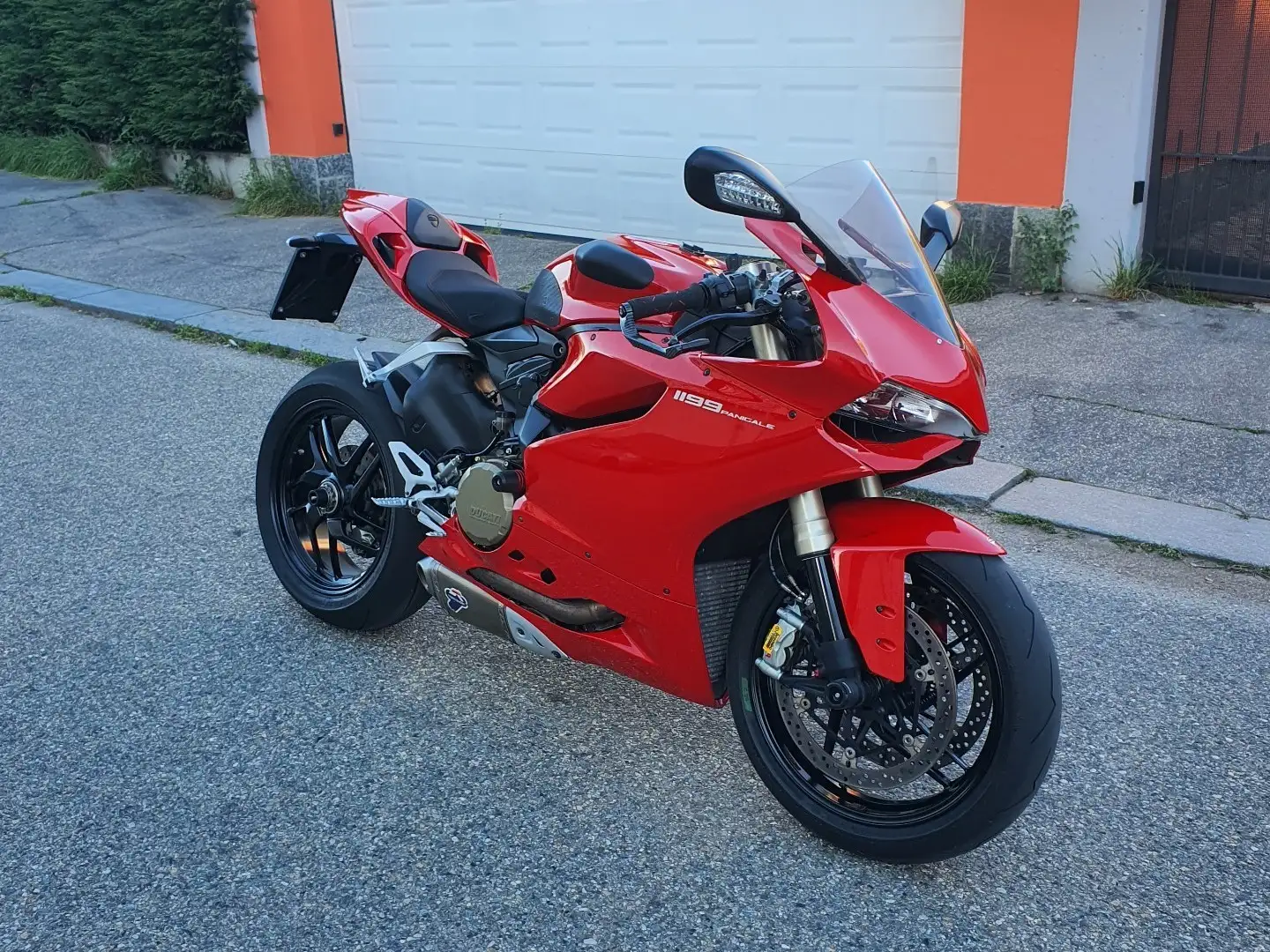 Ducati 1199 Panigale Red - 1