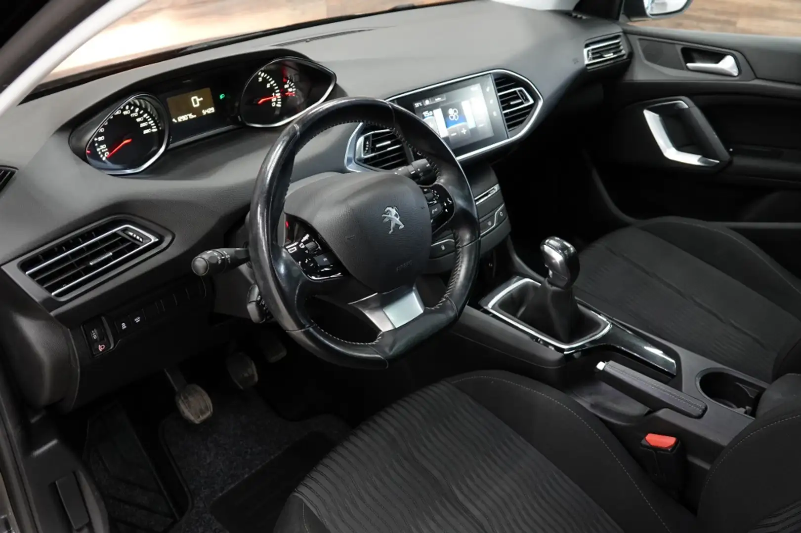 Peugeot 308 SW 1.2 PureT | CRUISE | PDC | DAB | Zwart - 2