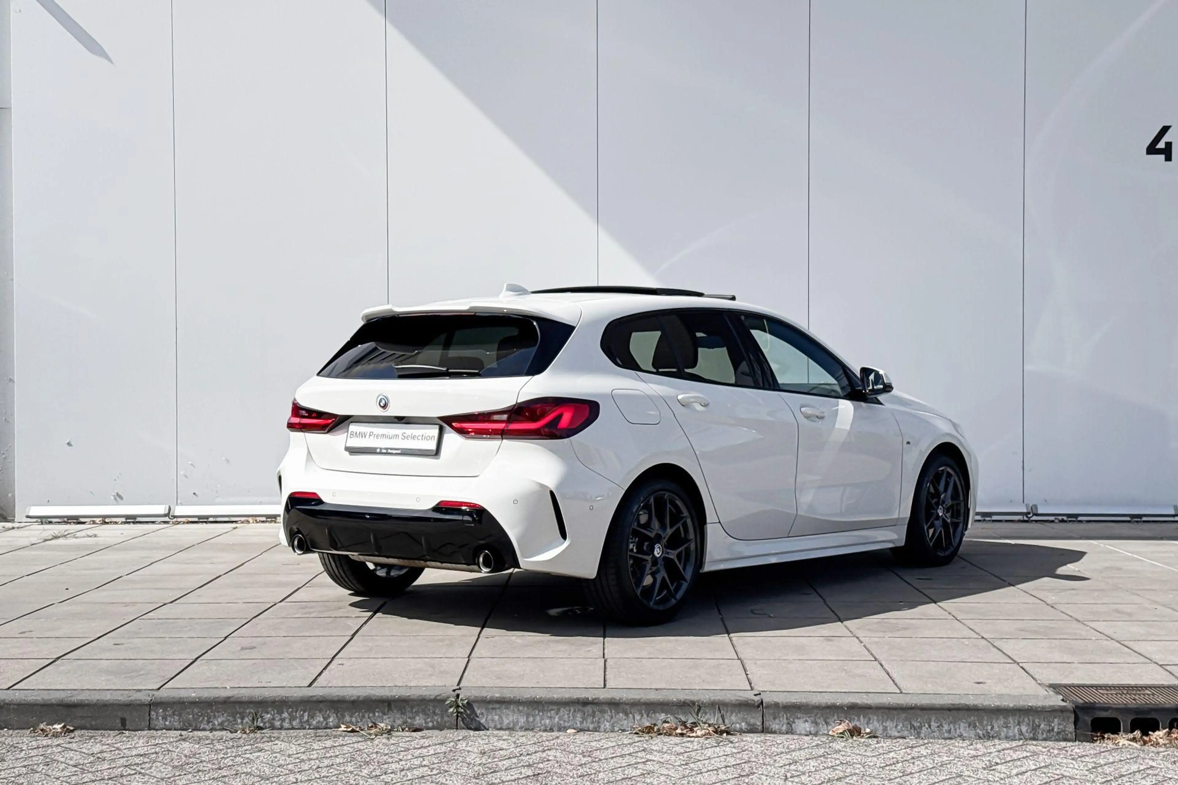 BMW 120 1 Serie 120i M-Sport Panorama Dak / Stuurwielrand — photo 4