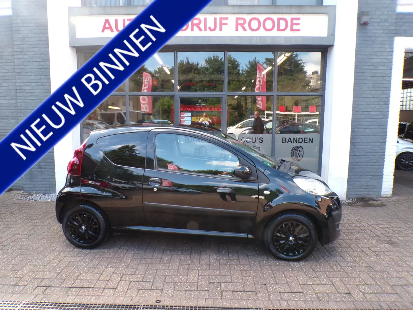 Peugeot 107 1.0 Active BLACKLINE AUTOMAAT,AIRCO,ZEER MOOI !!! - 1