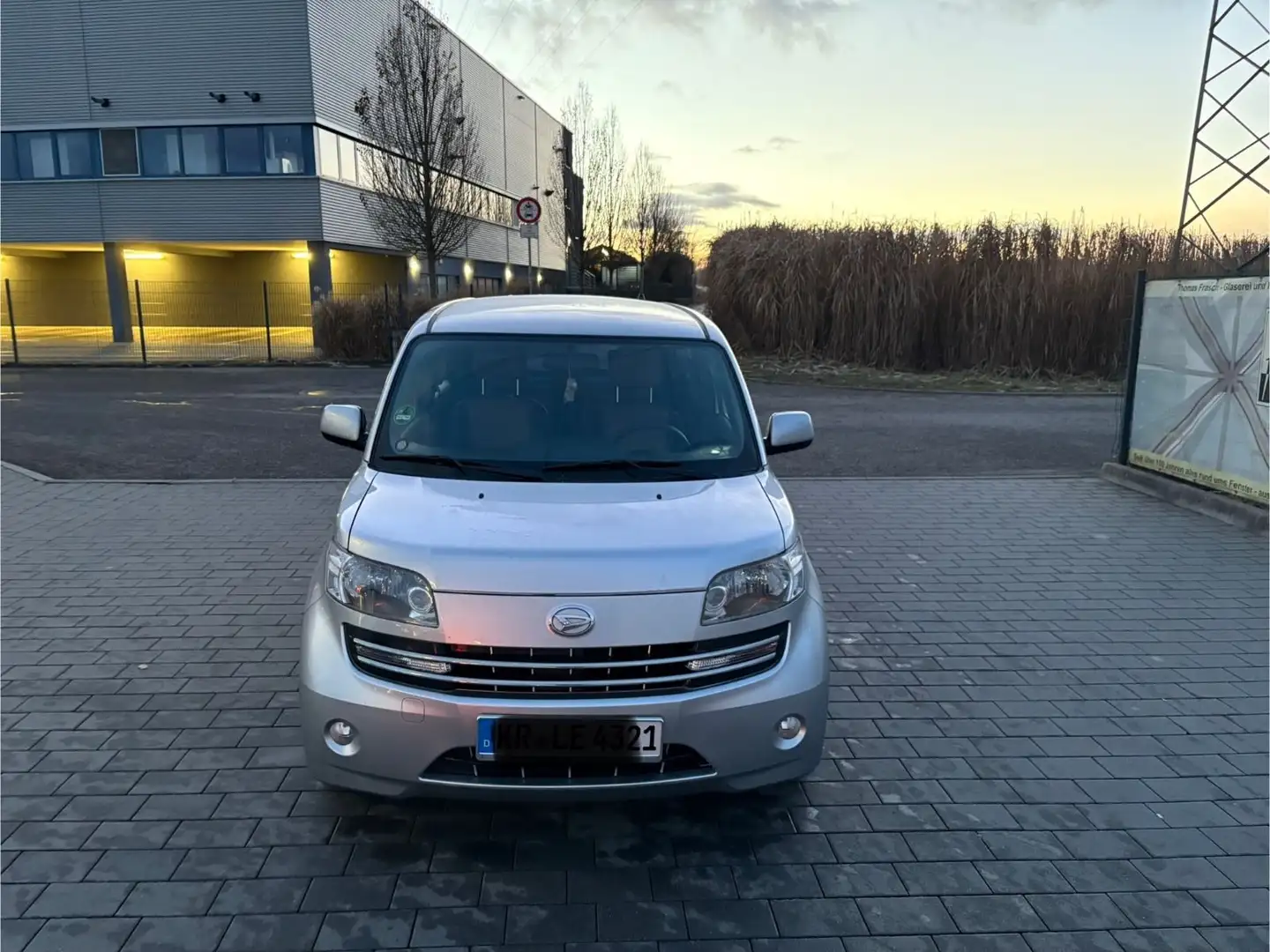 Daihatsu Materia 1.5*Automatik *TüvNeu *Nur 92221 km Silber - 2