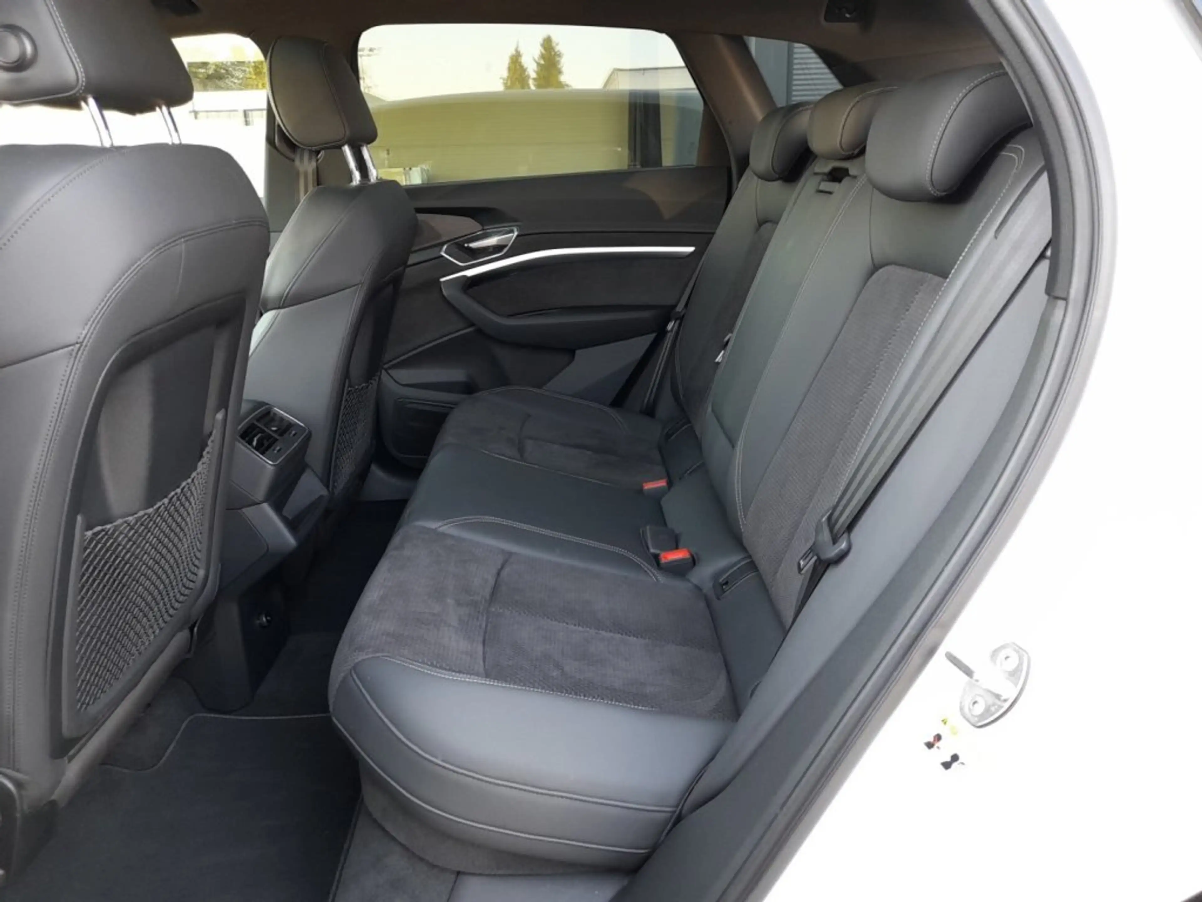 Audi e-tron 71 kWh QUATTRO S-LINE *NP € 85.016,- / SKY / 20 ZOLL / NAVI / OPTIKPAKET & DACHHIMMEL SCHWARZ* — photo 13