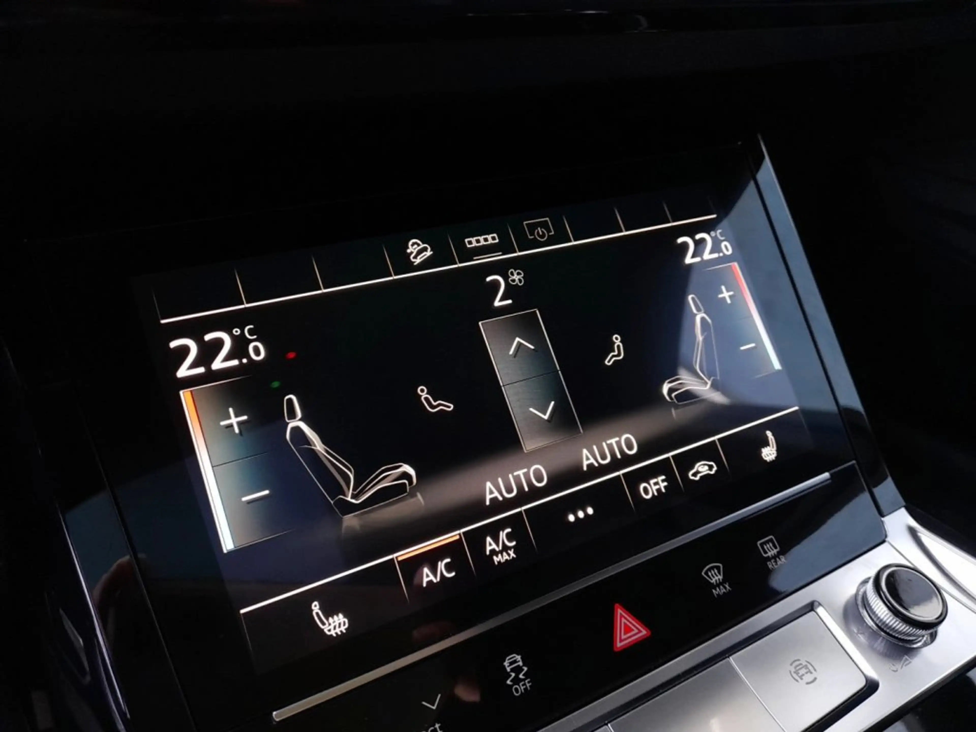 Audi e-tron 71 kWh QUATTRO S-LINE *NP € 85.016,- / SKY / 20 ZOLL / NAVI / OPTIKPAKET & DACHHIMMEL SCHWARZ* — photo 6