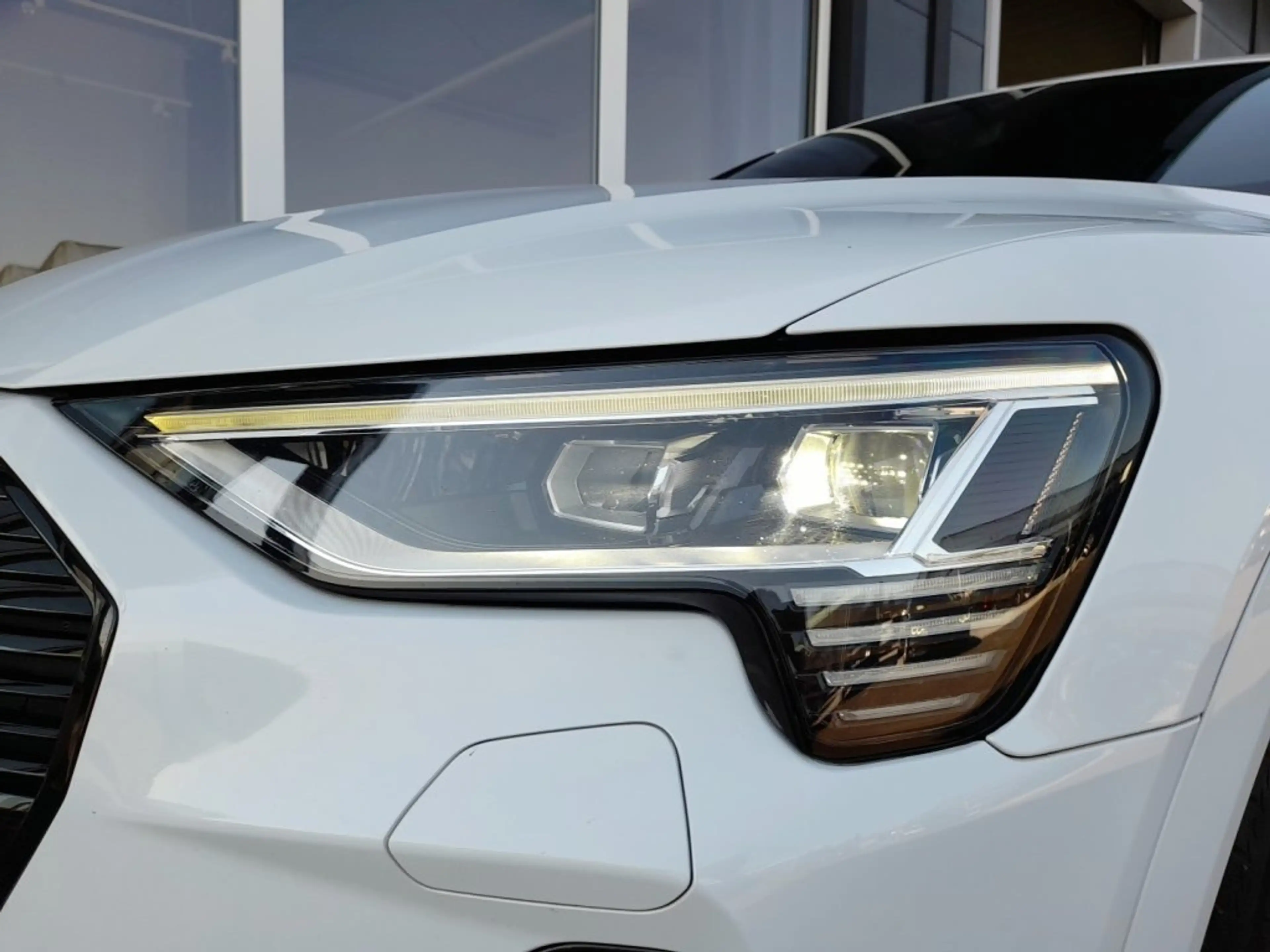 Audi e-tron 71 kWh QUATTRO S-LINE *NP € 85.016,- / SKY / 20 ZOLL / NAVI / OPTIKPAKET & DACHHIMMEL SCHWARZ* — photo 16