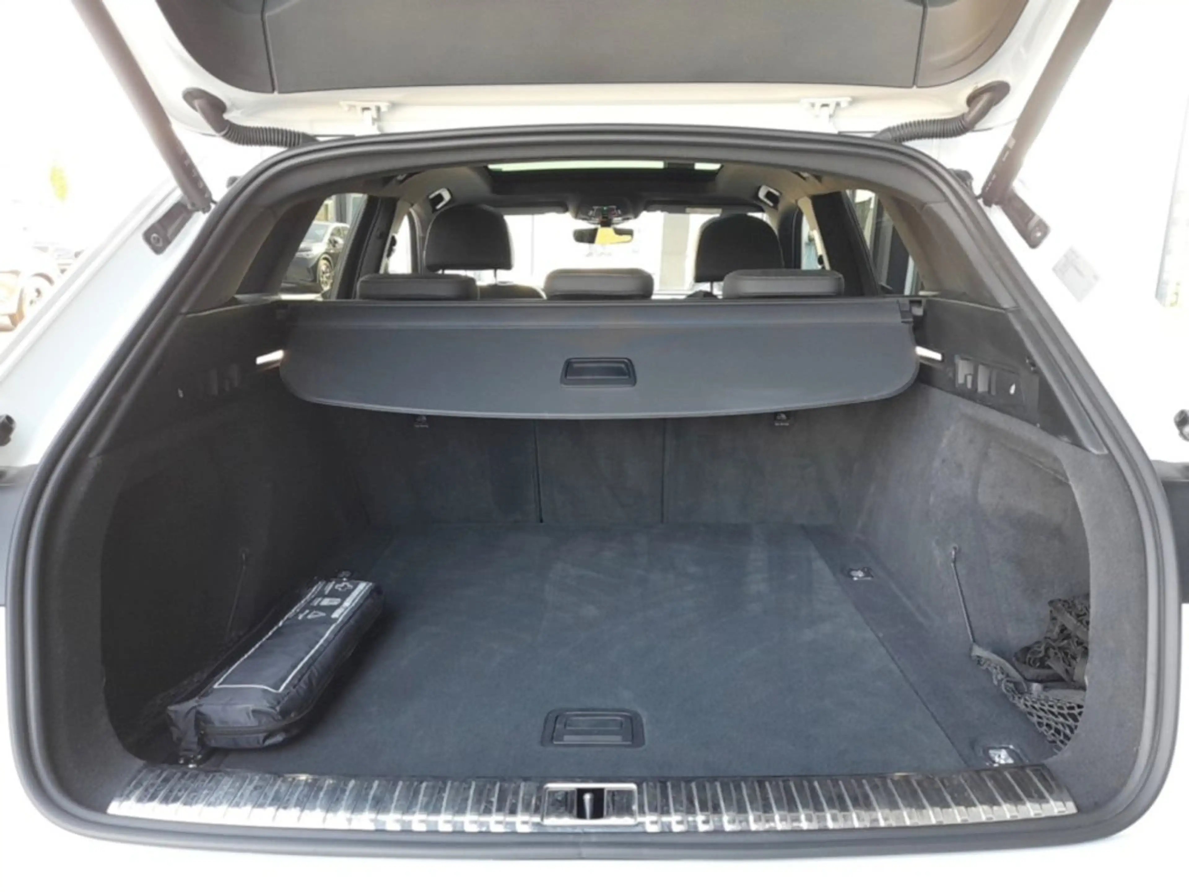Audi e-tron 71 kWh QUATTRO S-LINE *NP € 85.016,- / SKY / 20 ZOLL / NAVI / OPTIKPAKET & DACHHIMMEL SCHWARZ* — photo 14