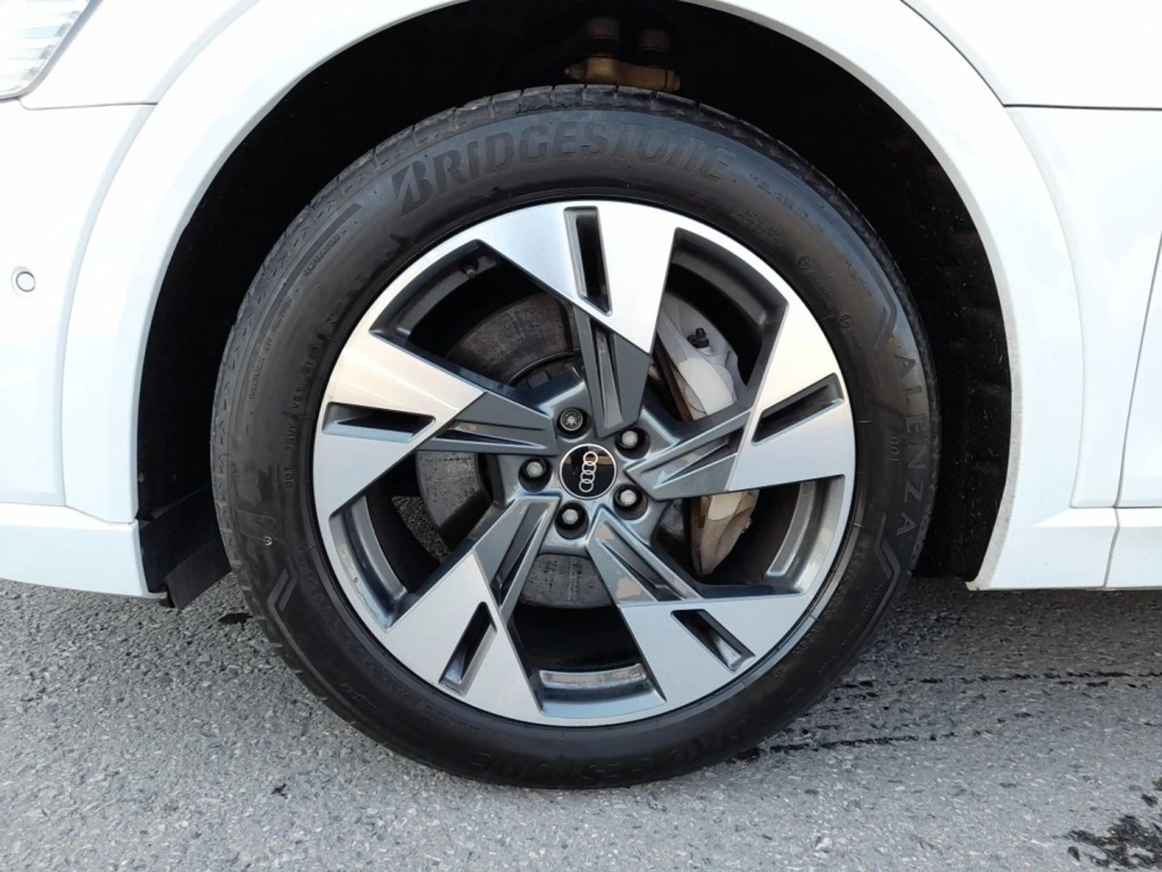 Audi e-tron 71 kWh QUATTRO S-LINE *NP € 85.016,- / SKY / 20 ZOLL / NAVI / OPTIKPAKET & DACHHIMMEL SCHWARZ* — photo 17