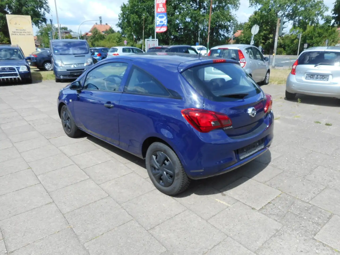 Opel Corsa 1.2 Selection Blauw - 1