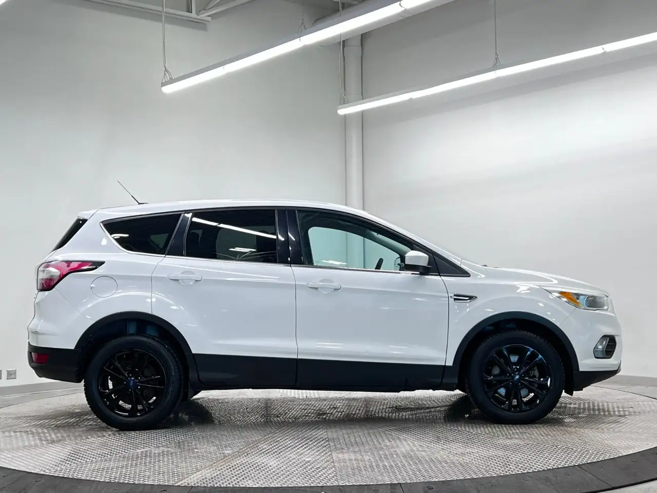Ford Escape photo Ford Escape