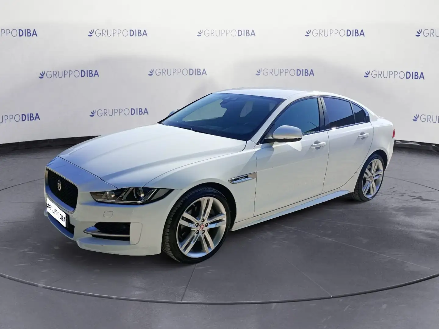 Jaguar XE Diesel 2.0d i4 R-Sport awd 180cv auto my18 Bianco - 1