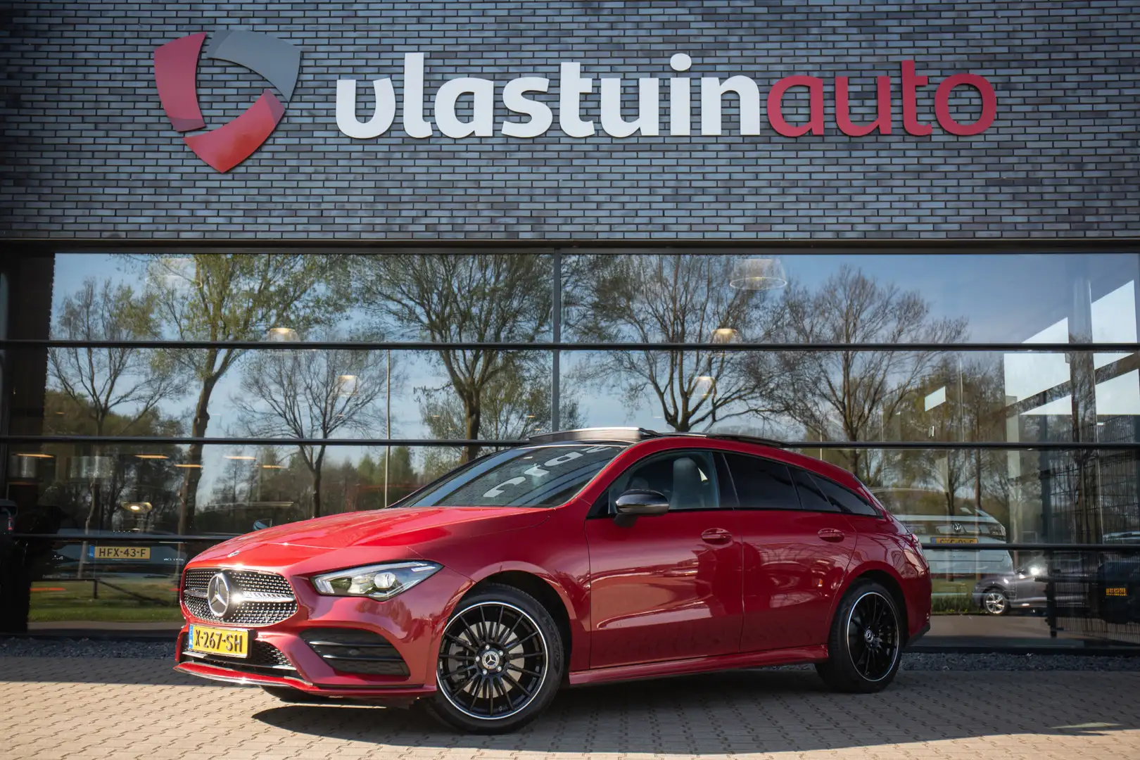 Mercedes-Benz CLA 250 Shooting Brake e AMG Line , Pano dak, Camera, Sfee Rood - 1