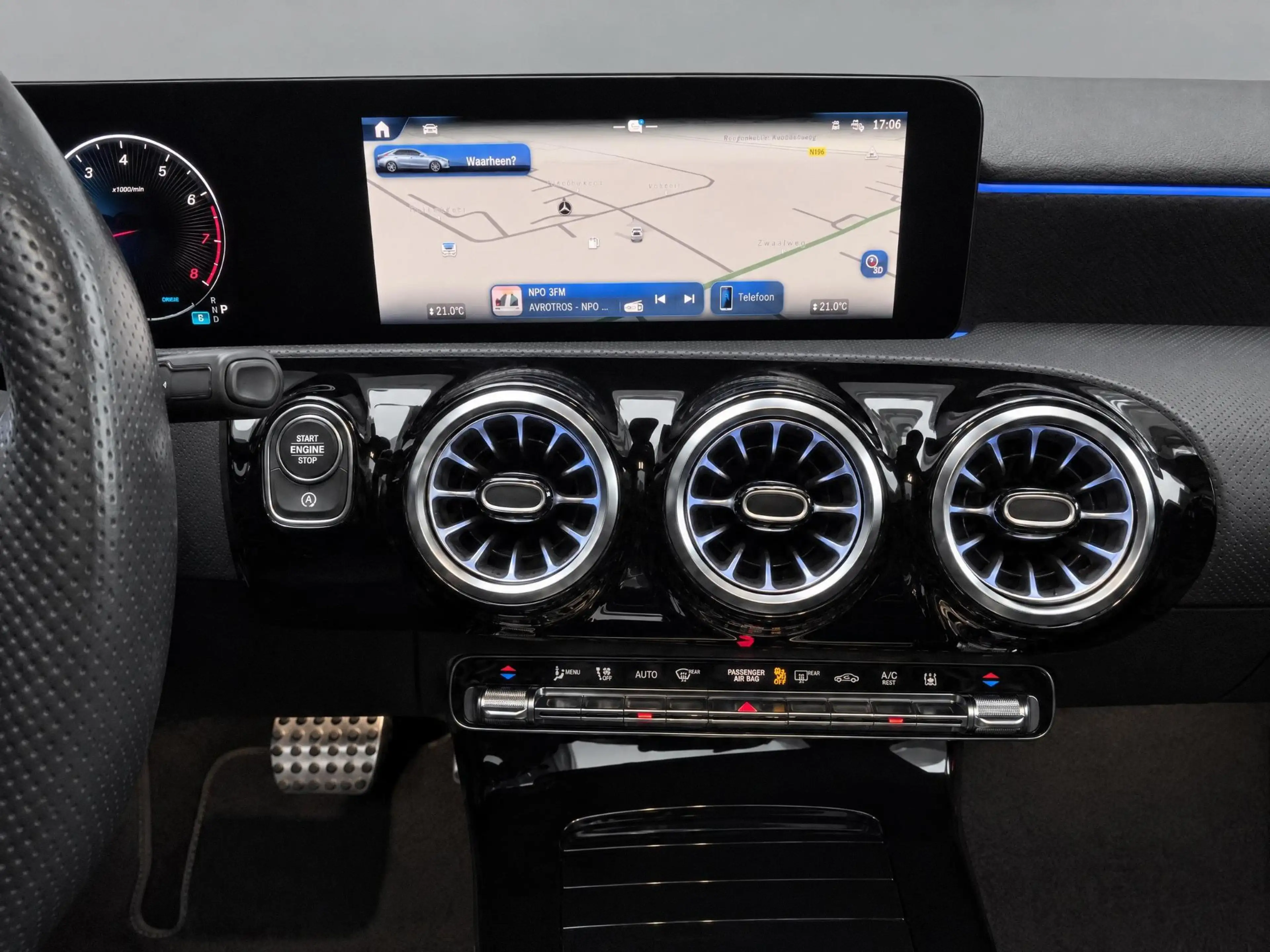 Mercedes-Benz A 180 AMG Line | Panoramadak | BURMESTER | — photo 13