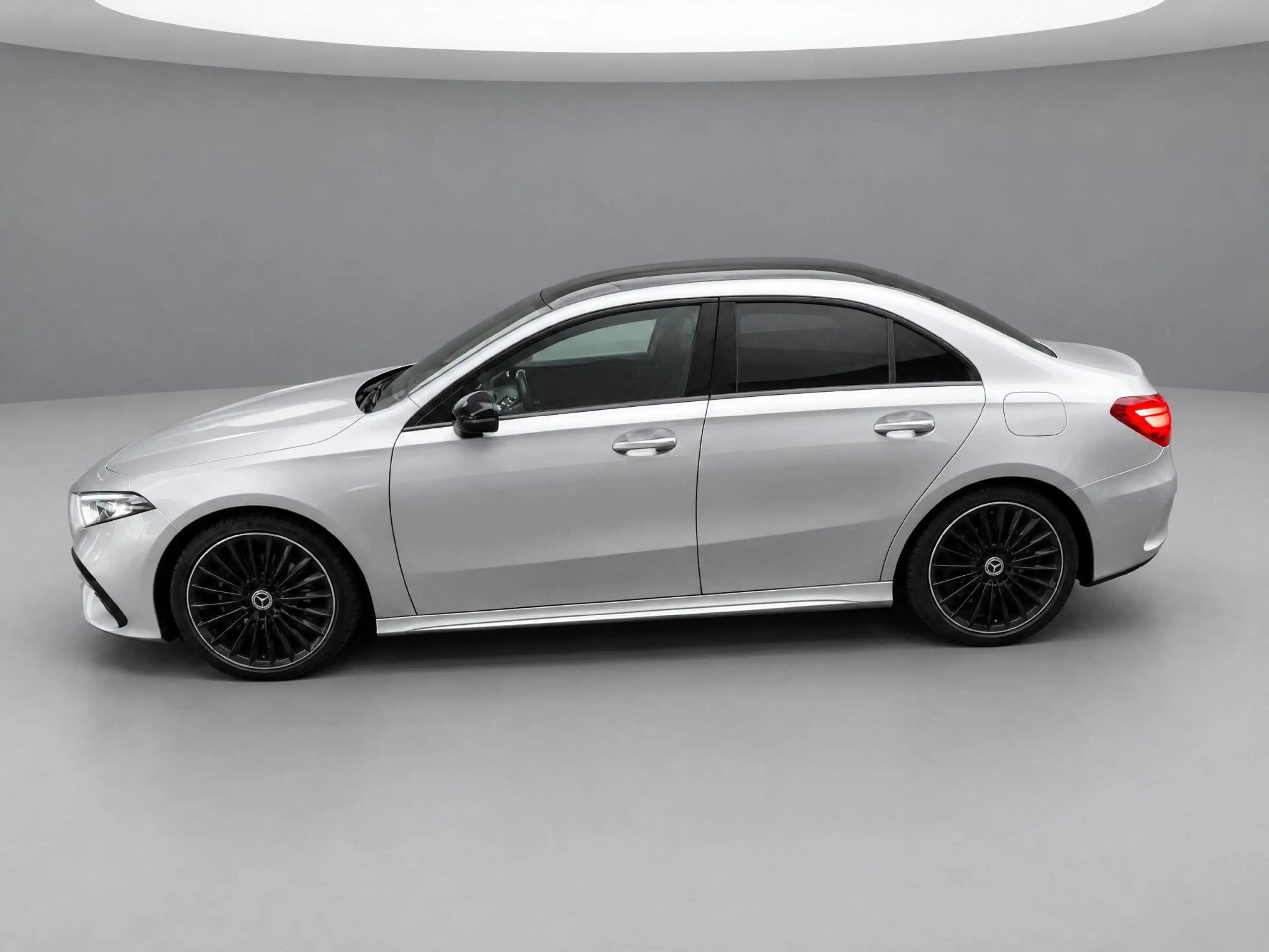 Mercedes-Benz A 180 AMG Line | Panoramadak | BURMESTER | — photo 3